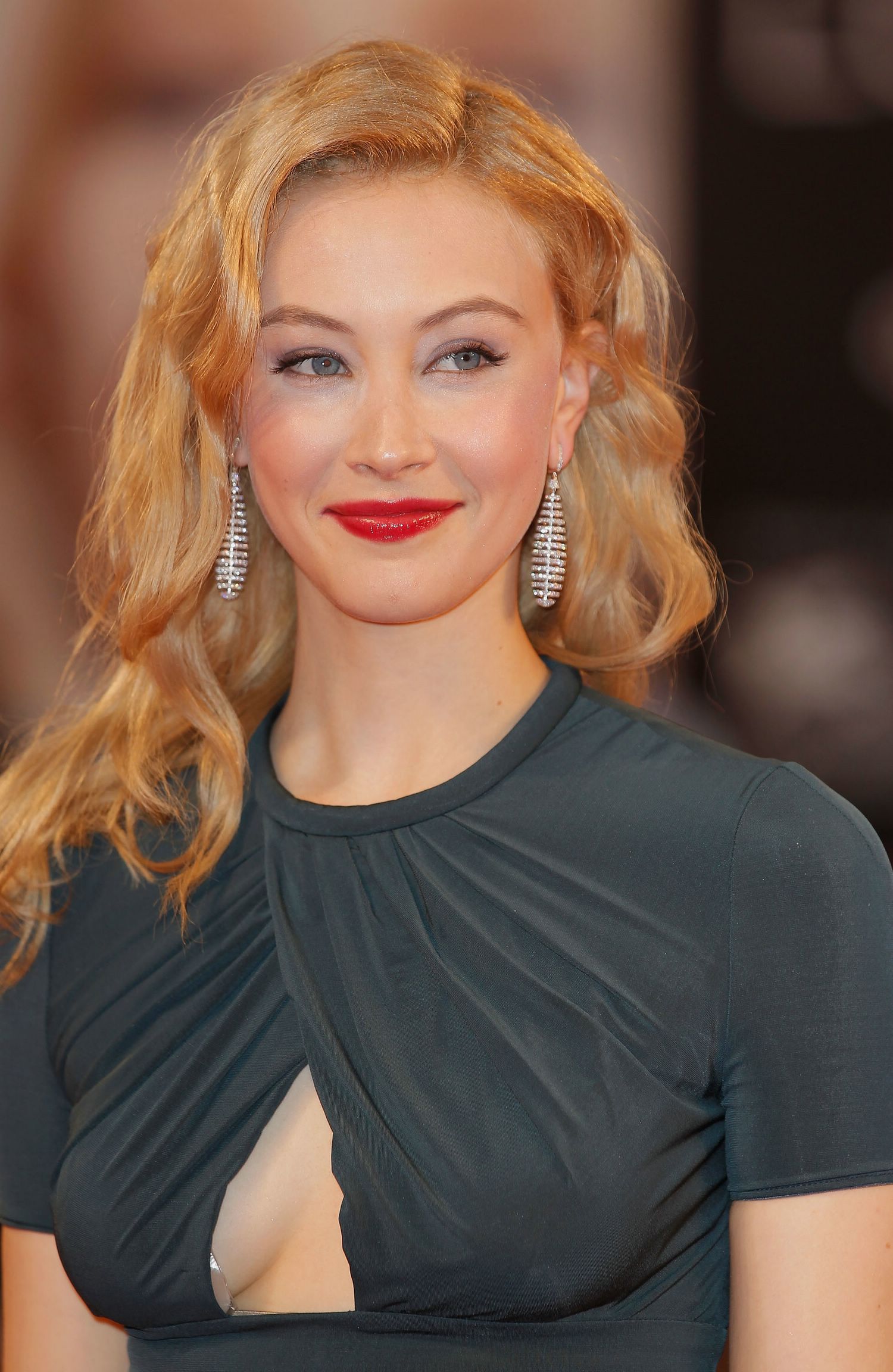 hq010.jpg hq010.jpg