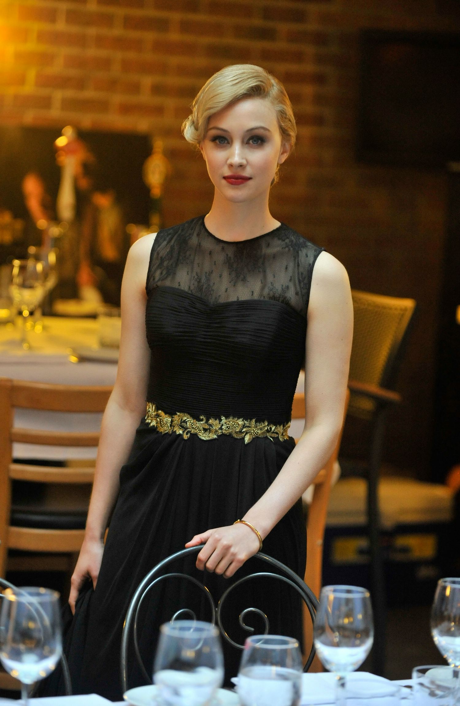 hq005.jpg hq005.jpg