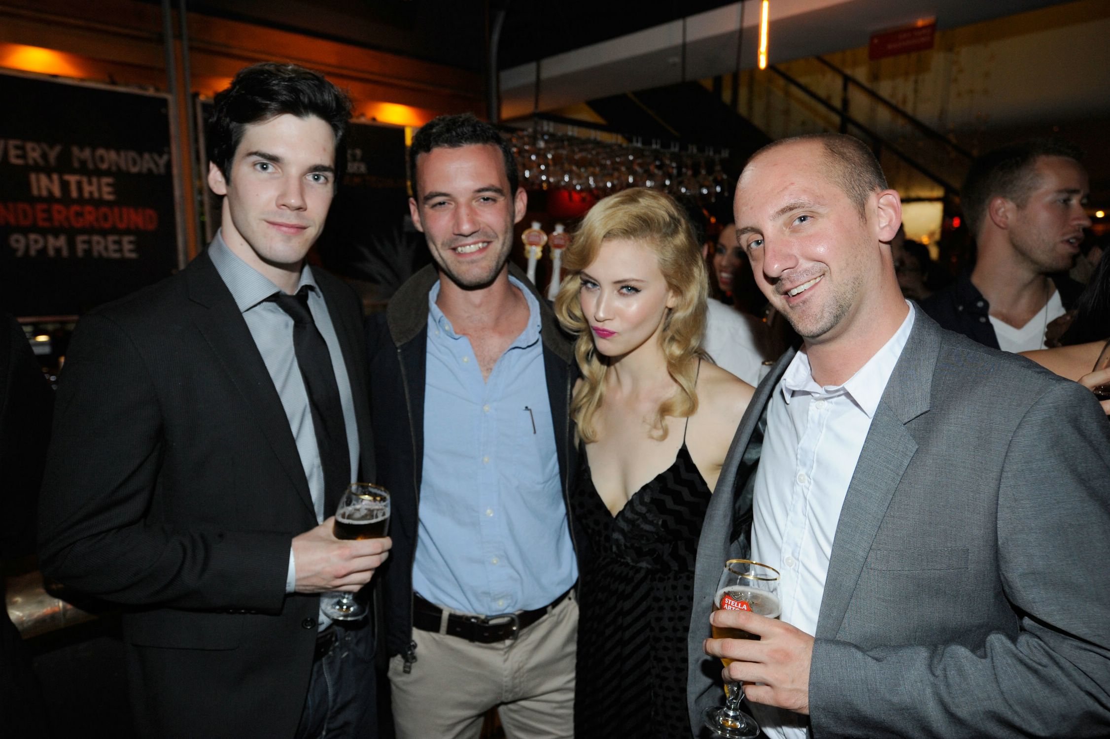 hq016.jpg hq016.jpg