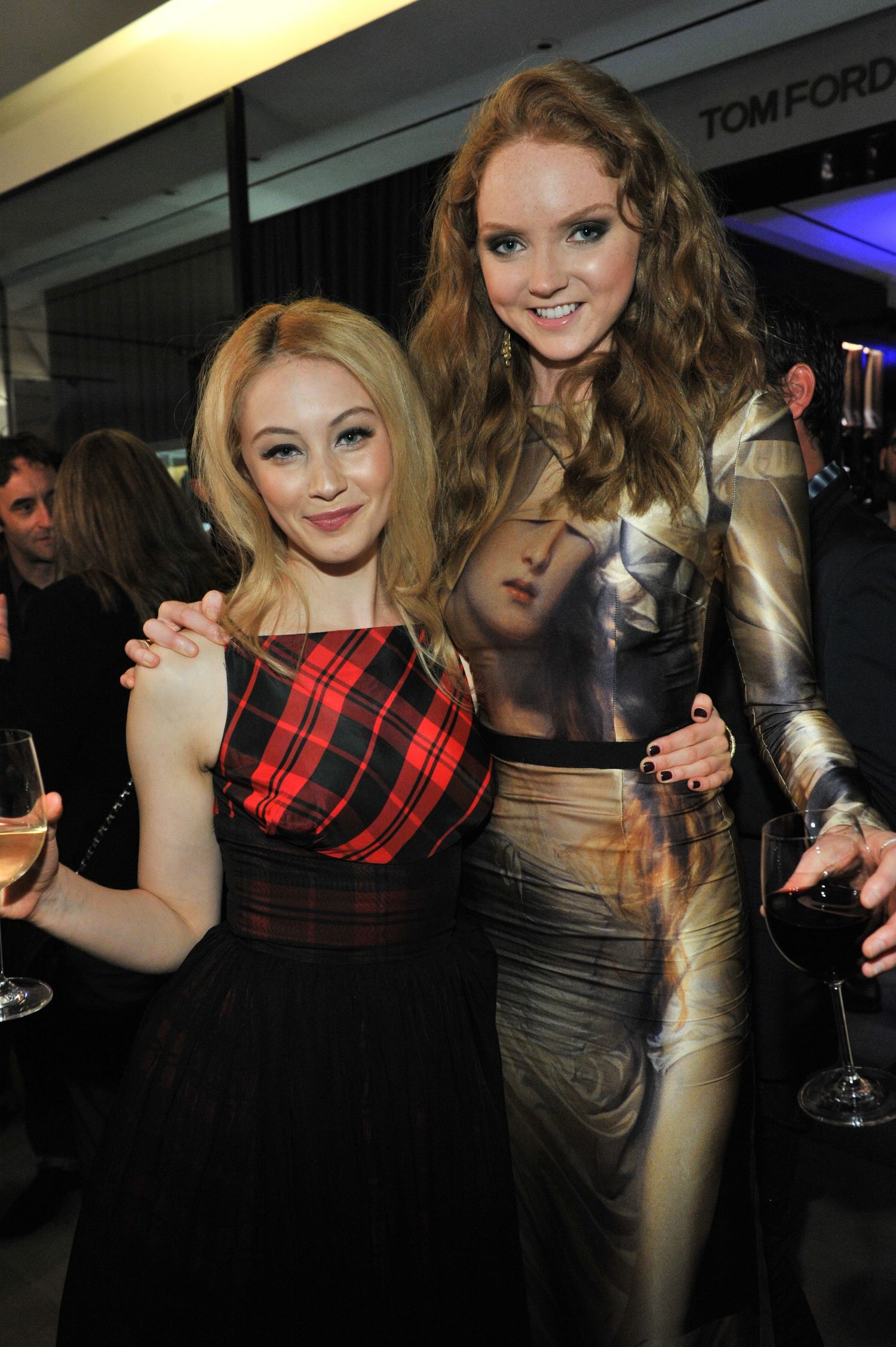 hq005.jpg hq005.jpg