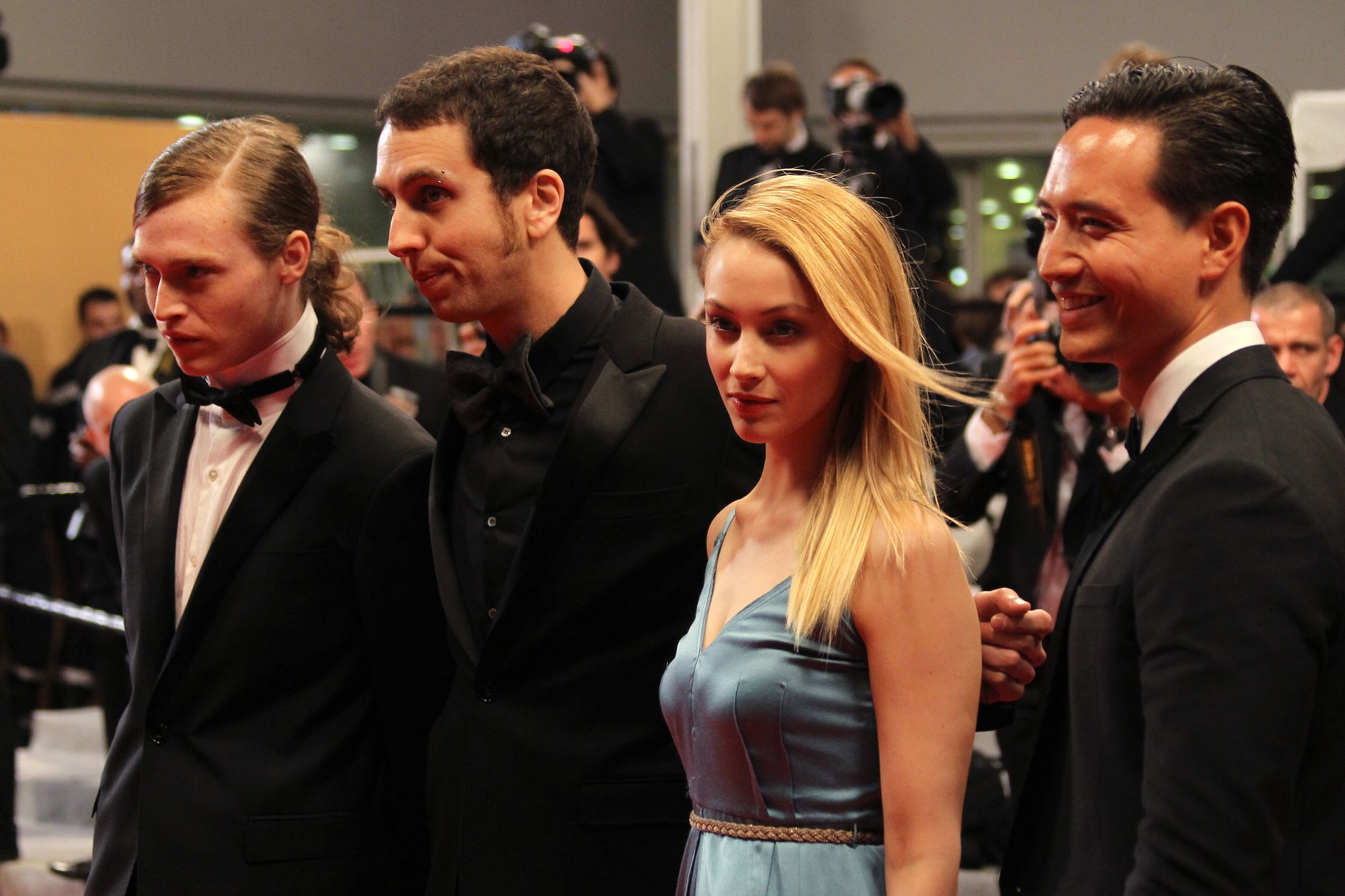 hq043.jpg hq043.jpg