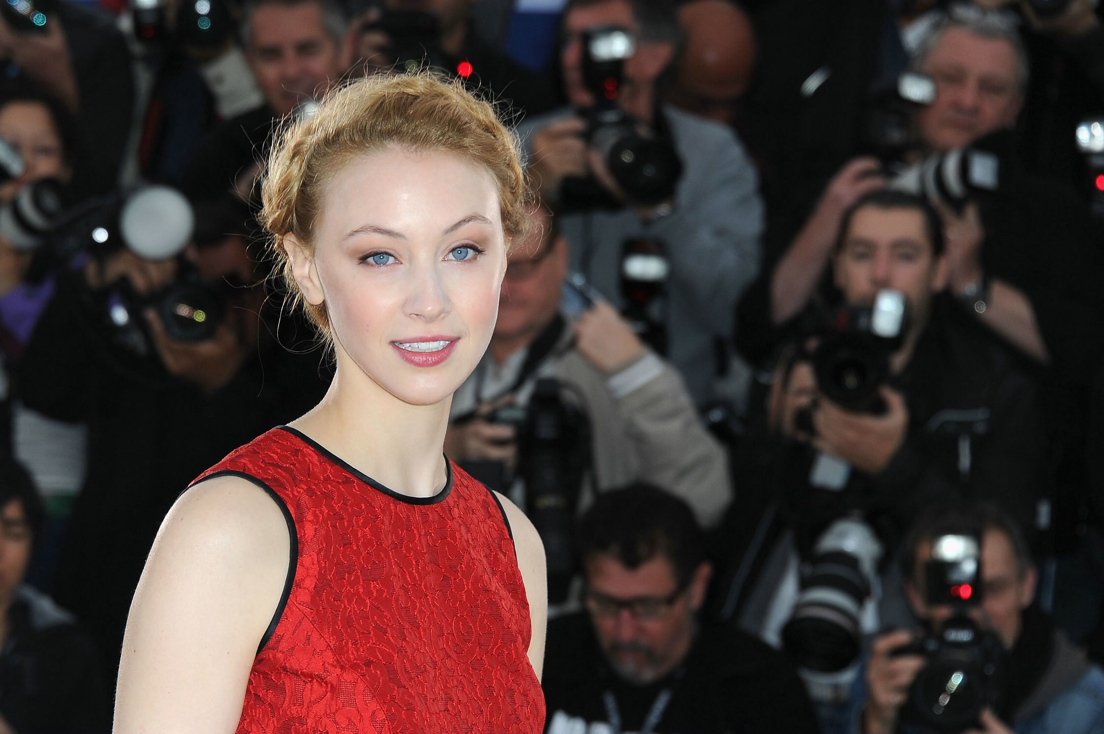 hq098.jpg hq098.jpg