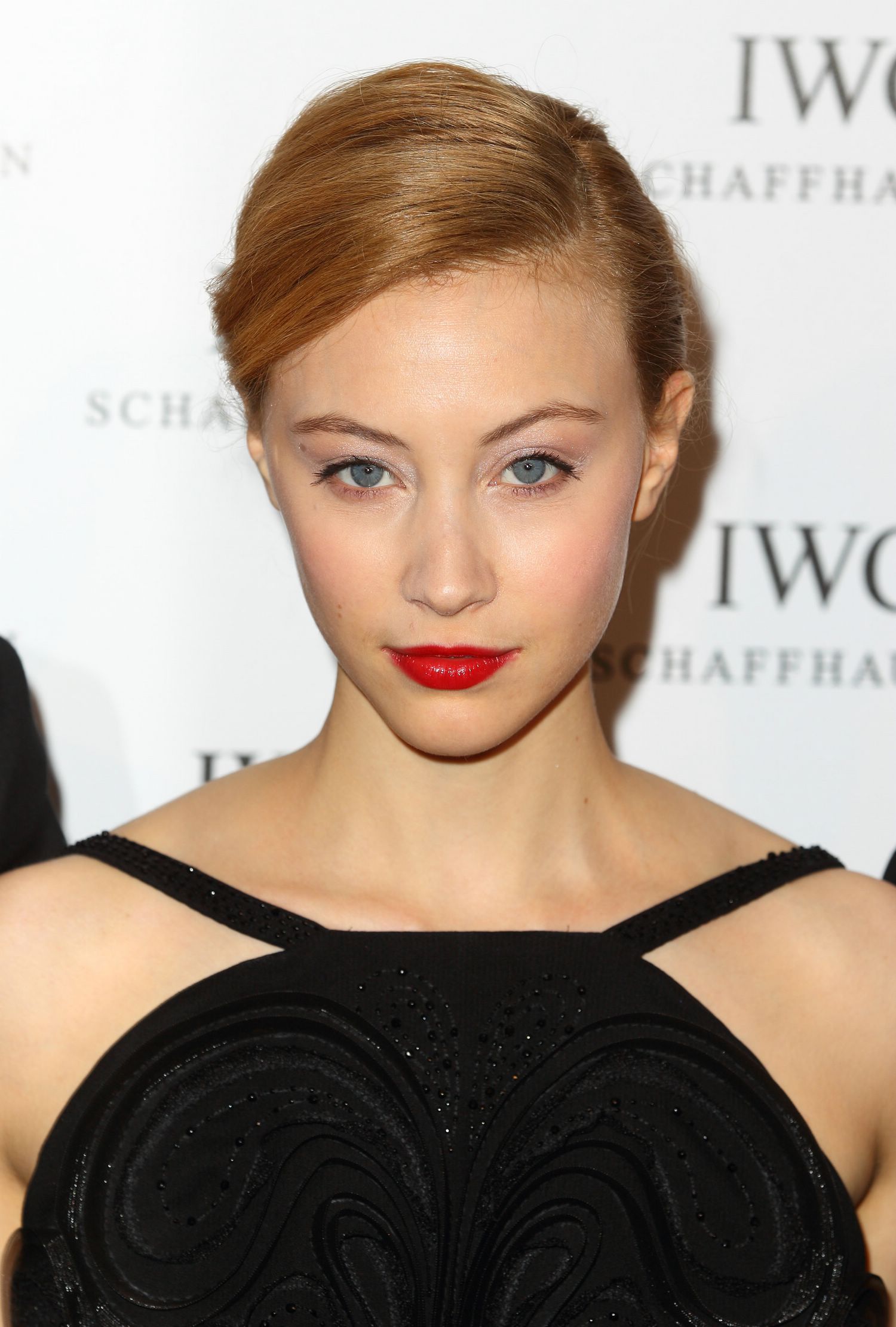 hq004.jpg hq004.jpg