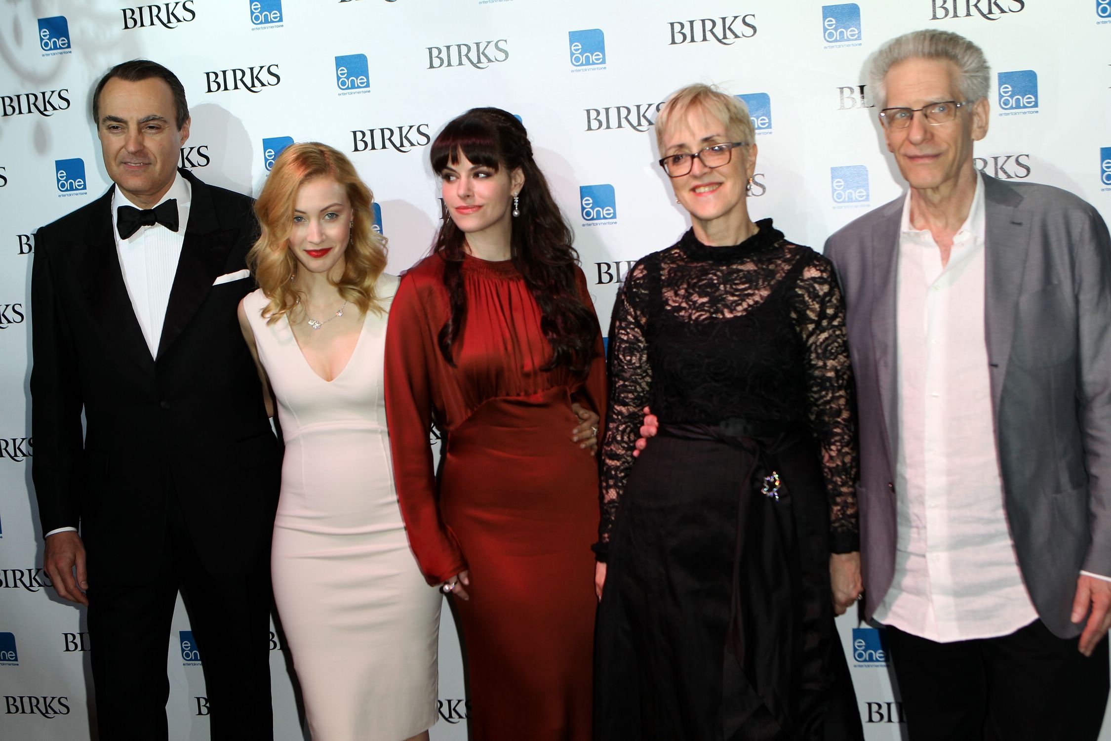 hq035.jpg hq035.jpg