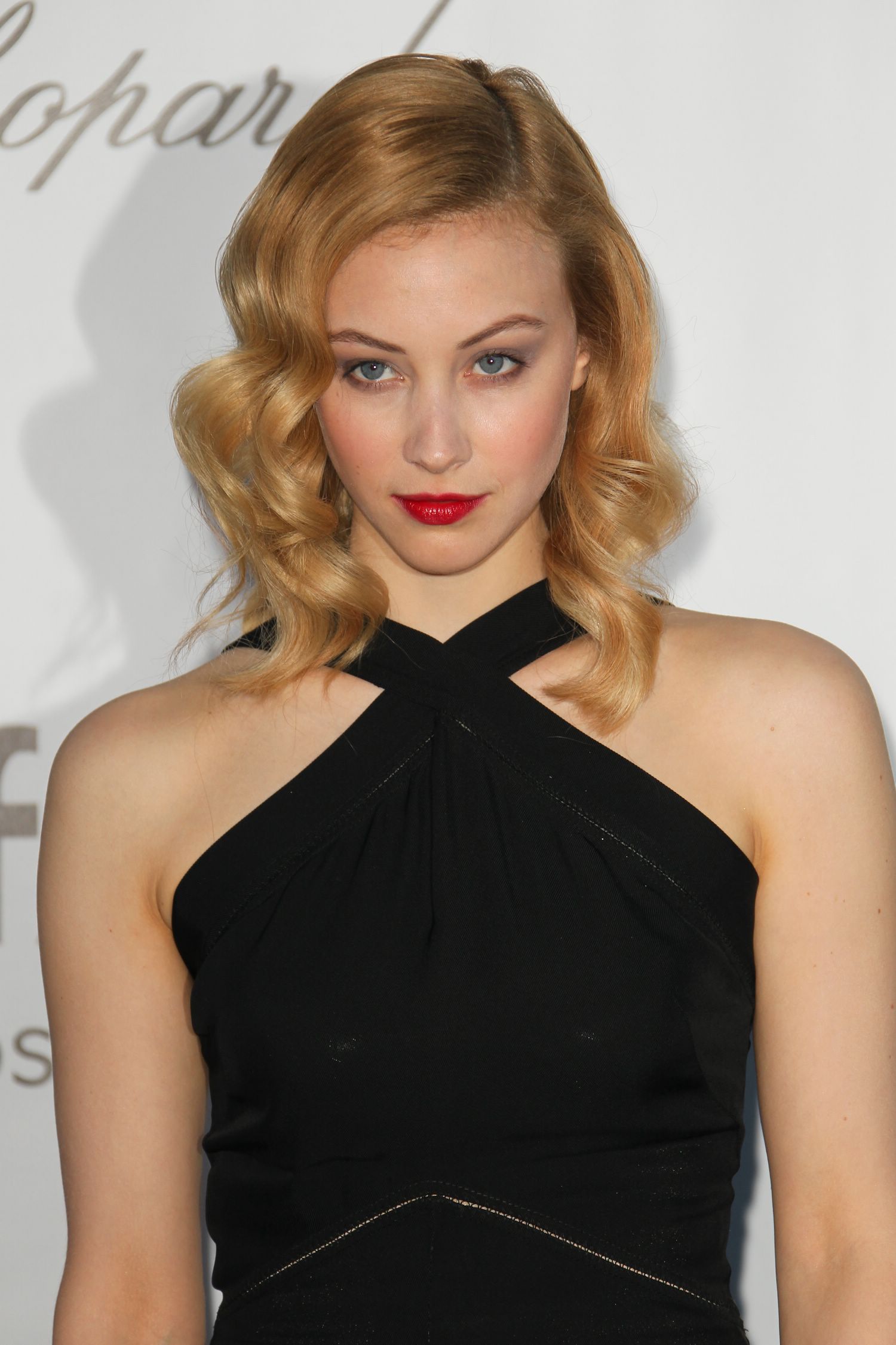 hq037.jpg hq037.jpg