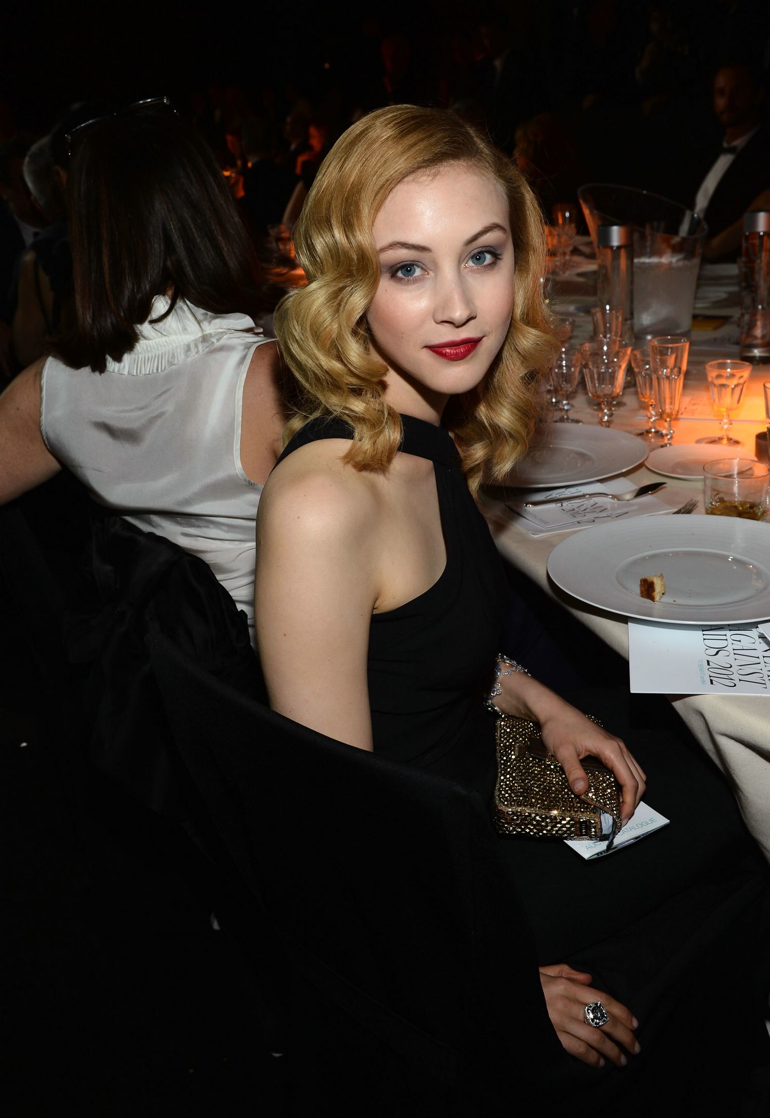 hq003.jpg hq003.jpg