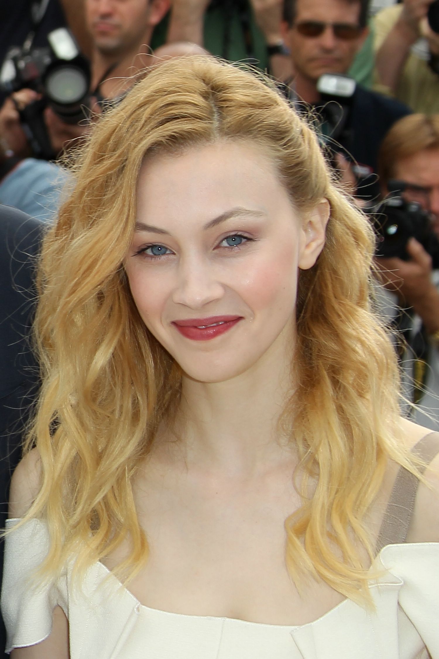 hq034.jpg hq034.jpg