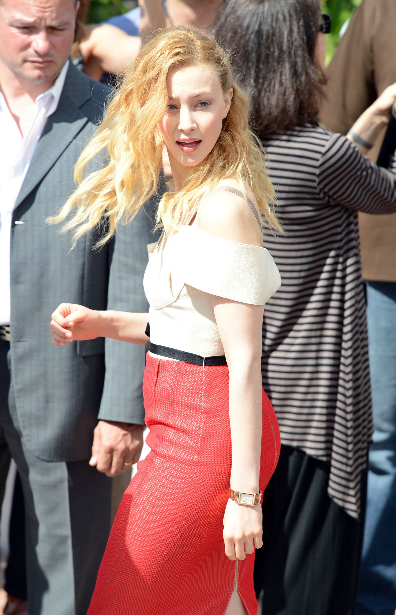 hq056.jpg hq056.jpg