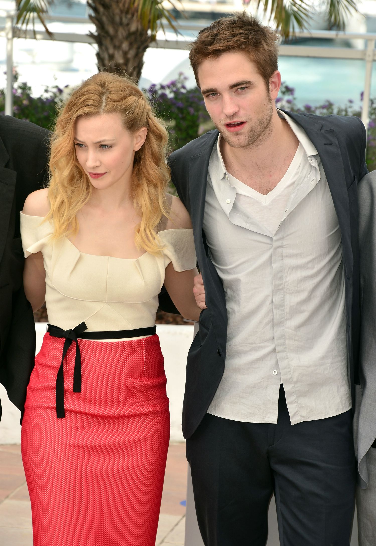 hq073.jpg hq073.jpg