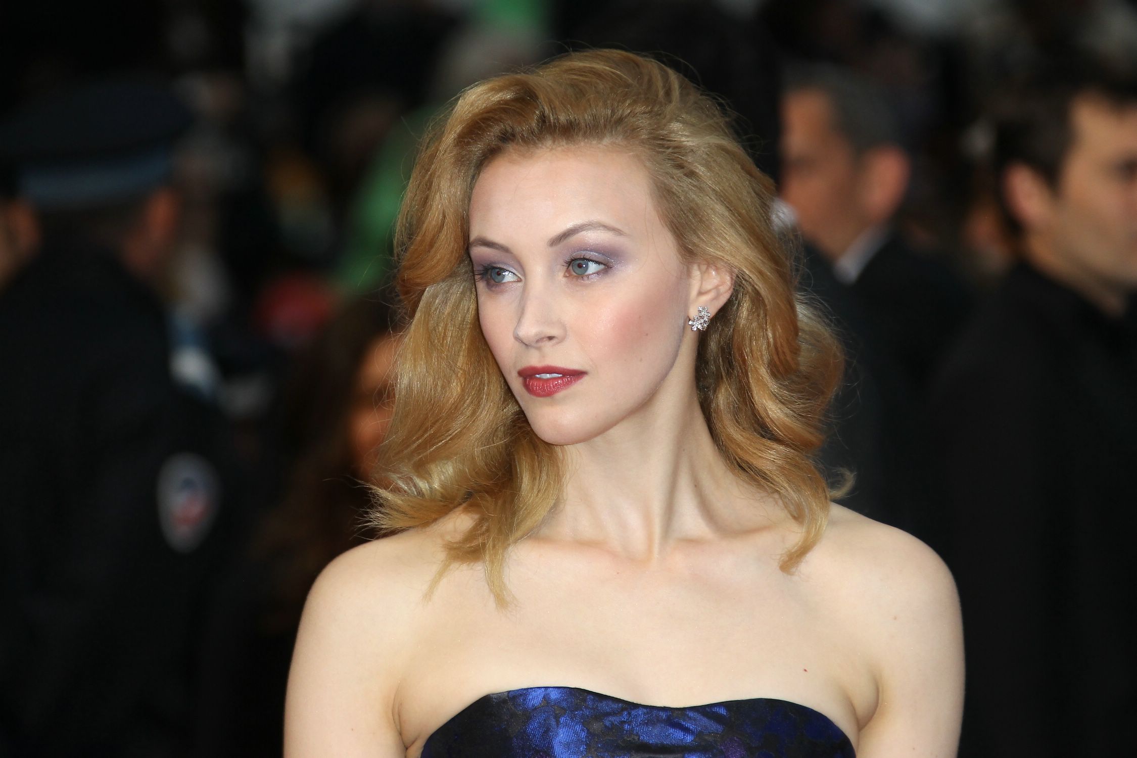 hq056.jpg hq056.jpg