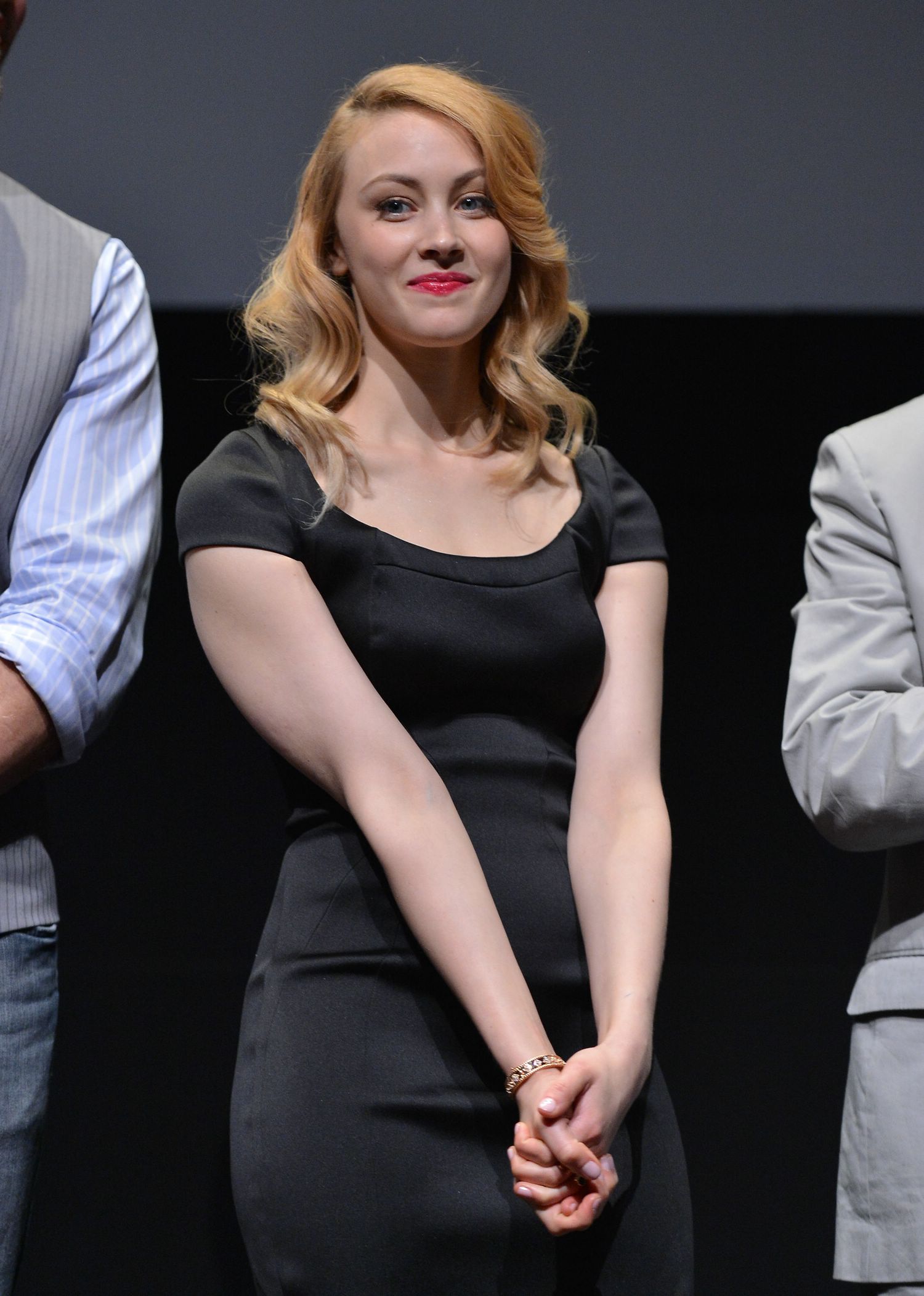 hq011.jpg hq011.jpg