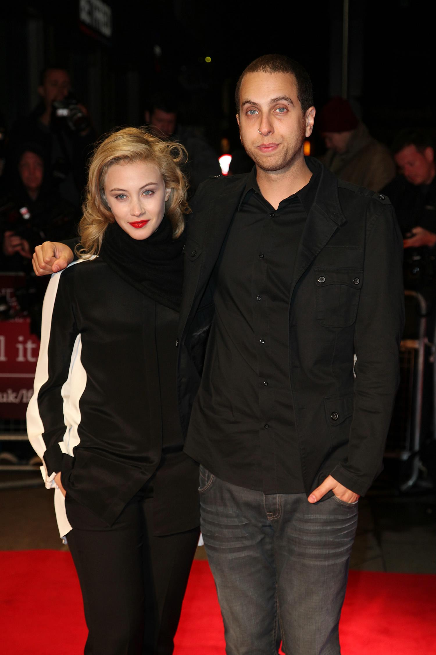 hq055.jpg hq055.jpg