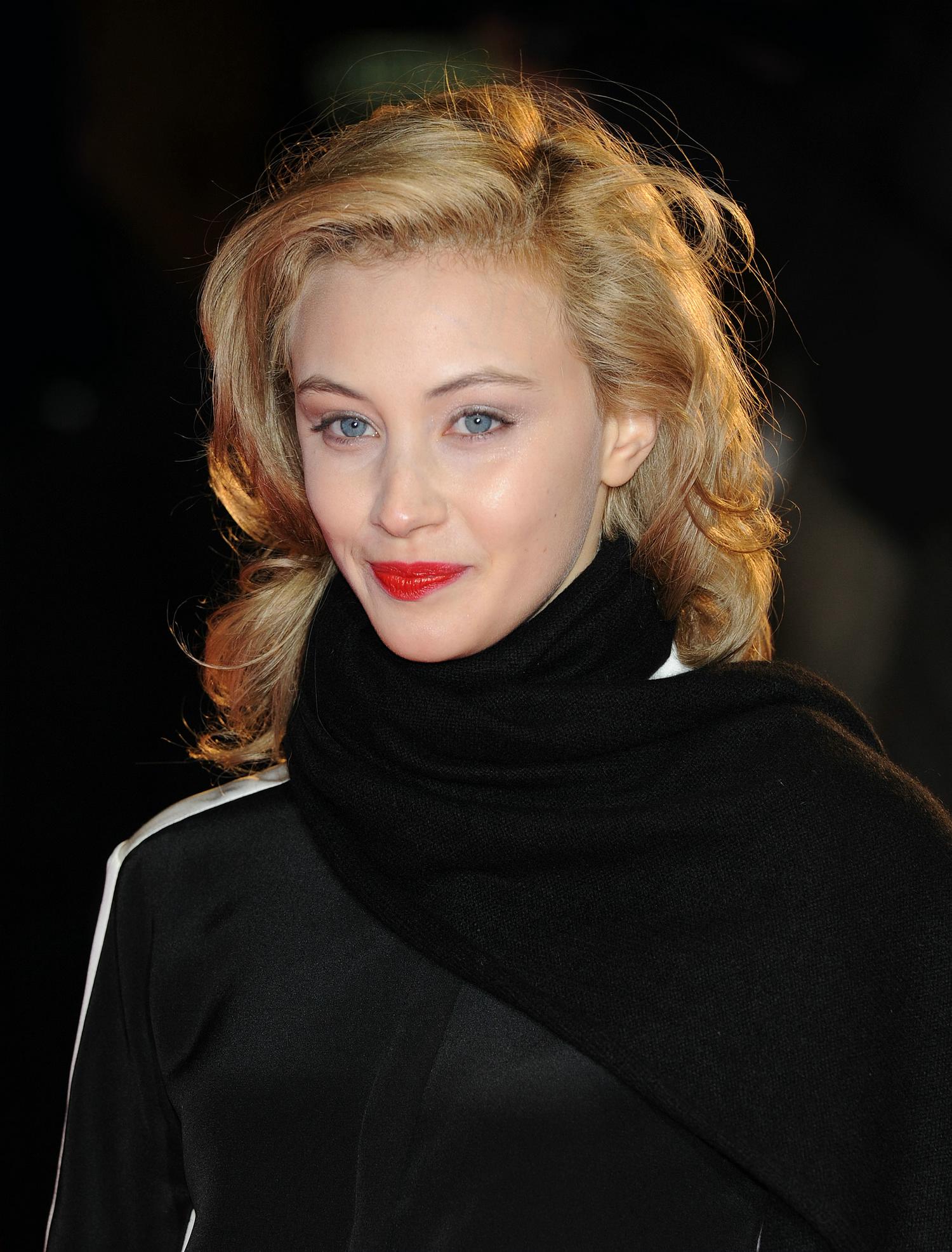 hq075.jpg hq075.jpg