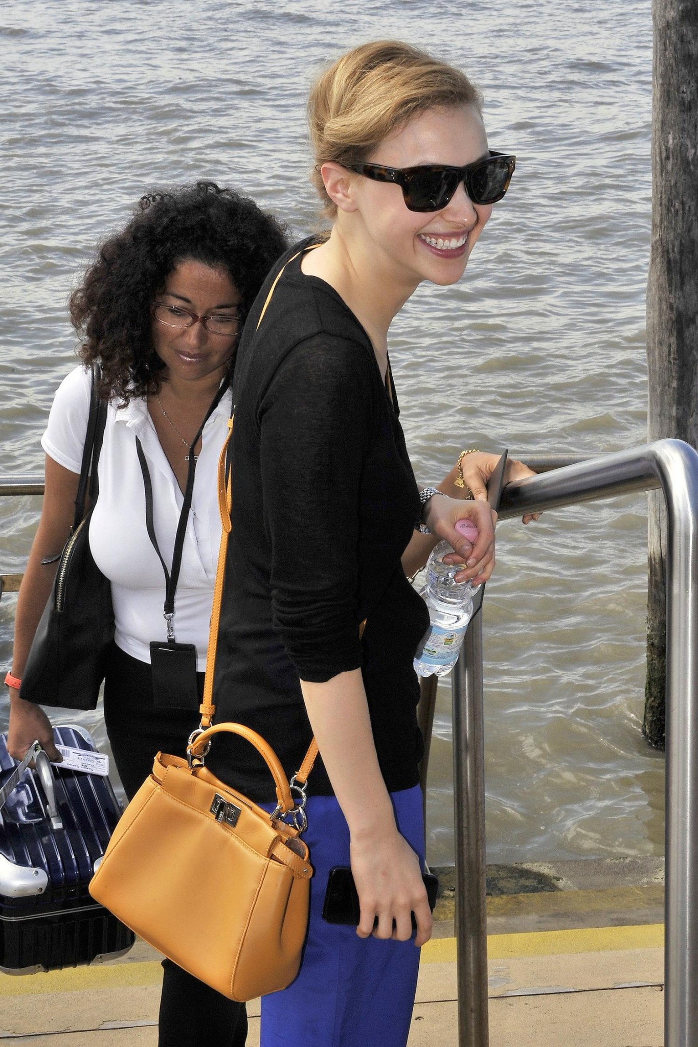 hq023.jpg hq023.jpg