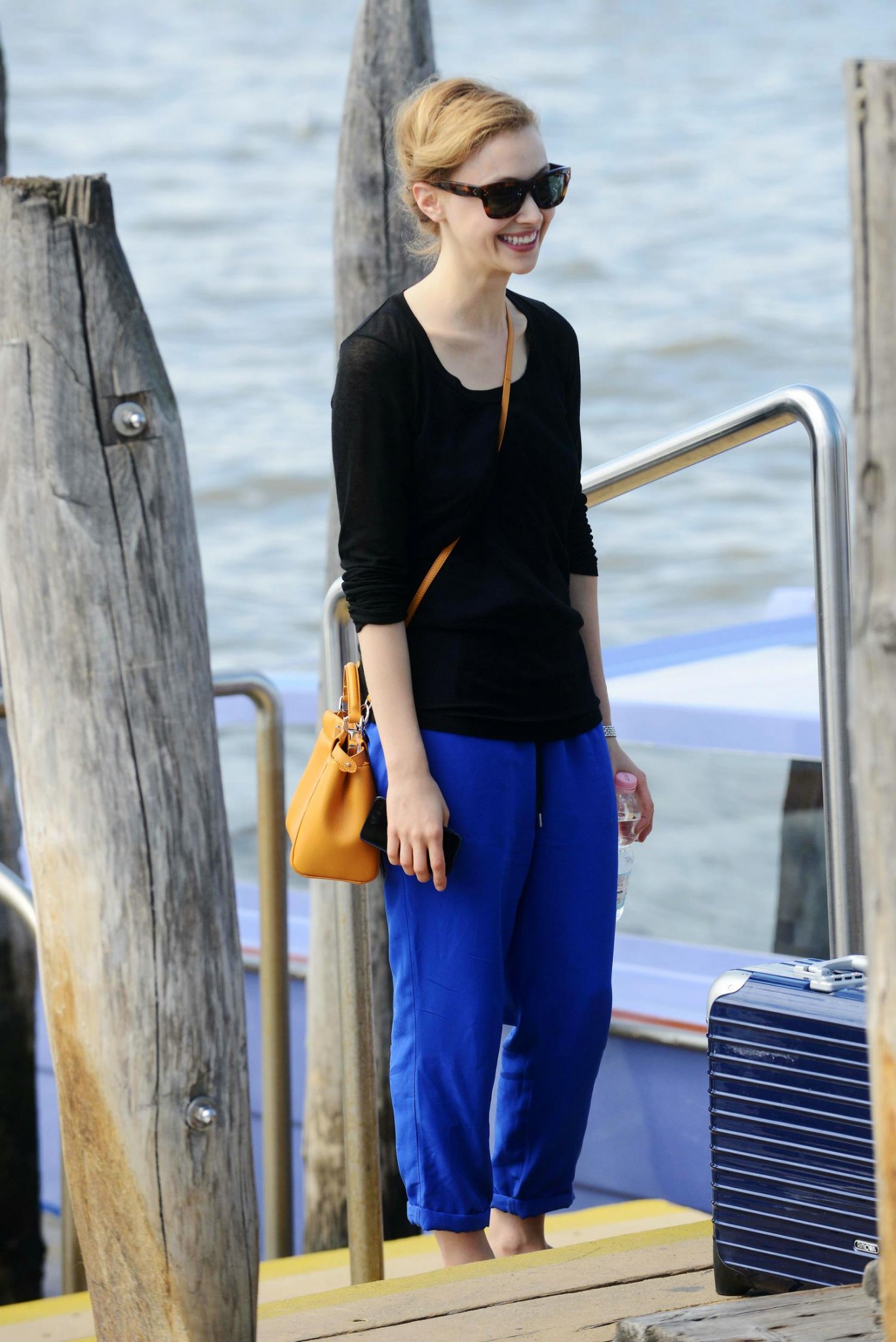 hq030.jpg hq030.jpg