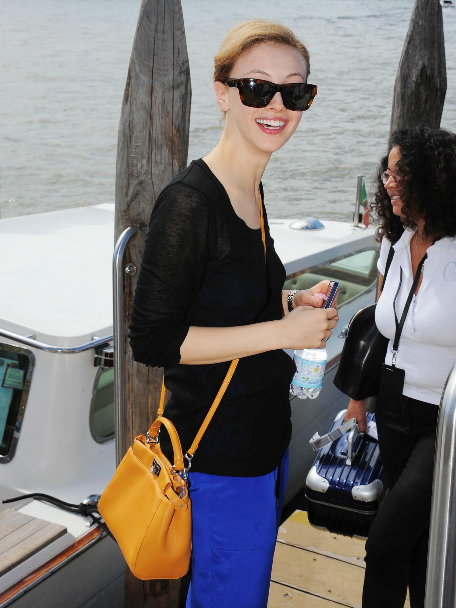 hq035.jpg hq035.jpg