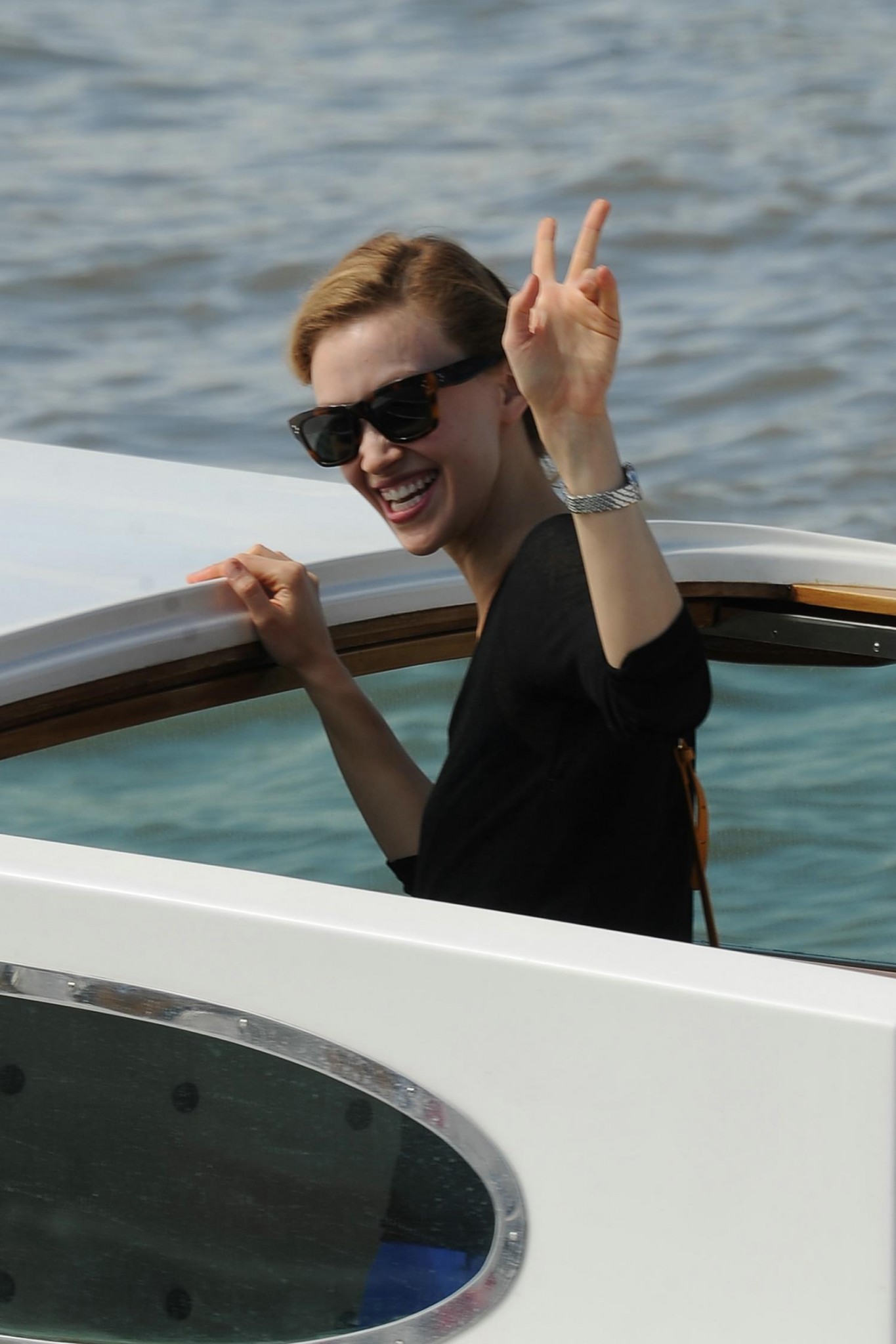 hq052.jpg hq052.jpg