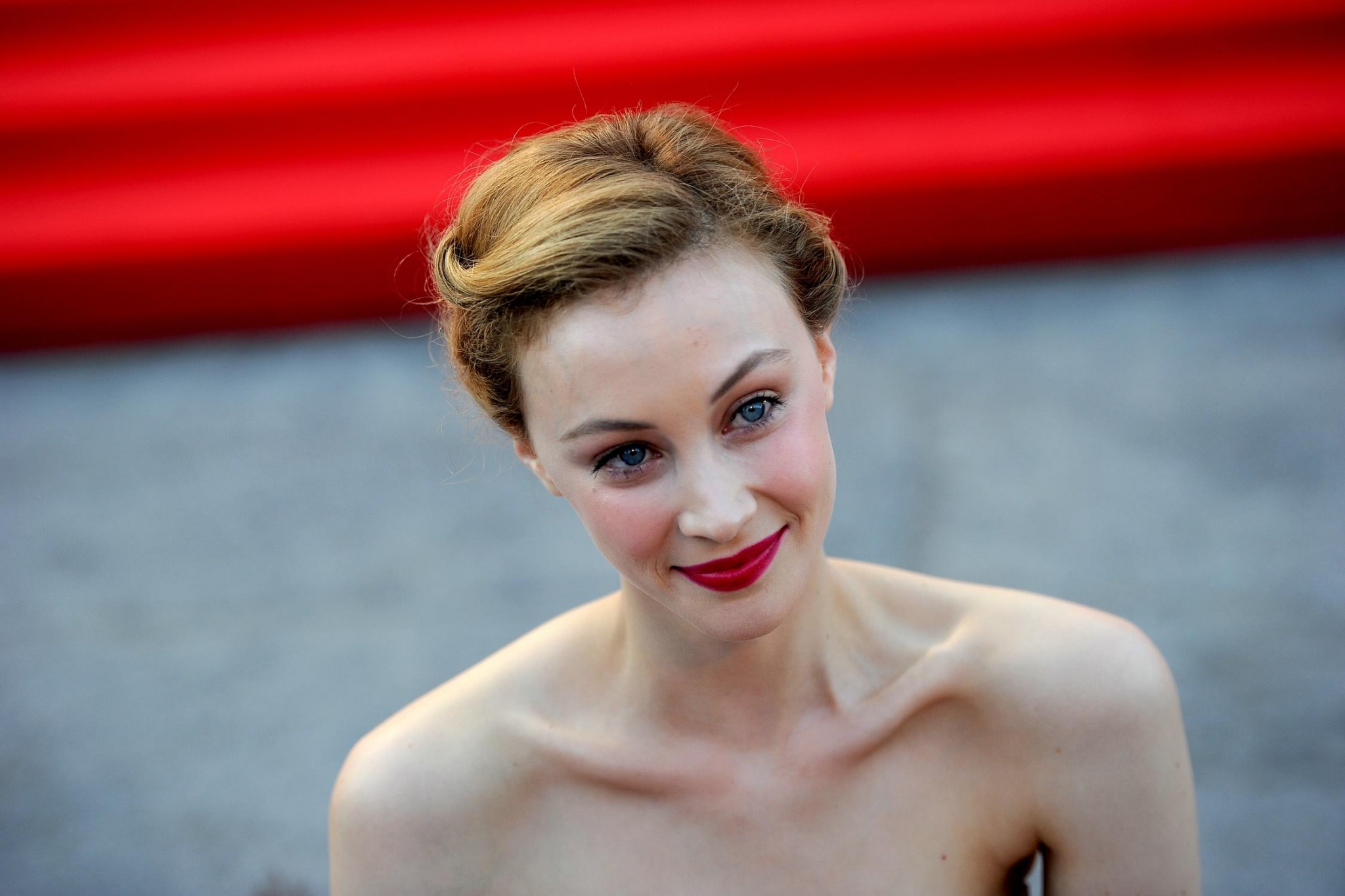 hq050.jpg hq050.jpg