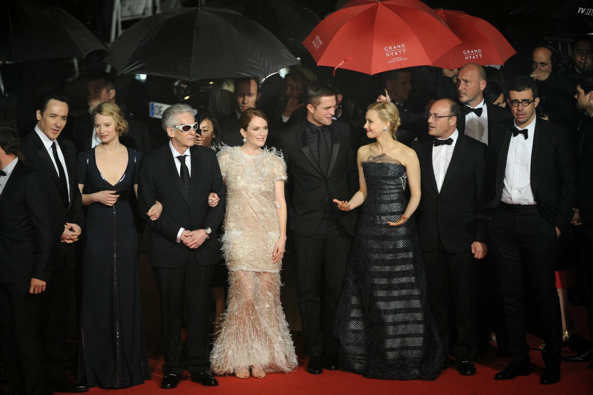 hq060.jpg hq060.jpg