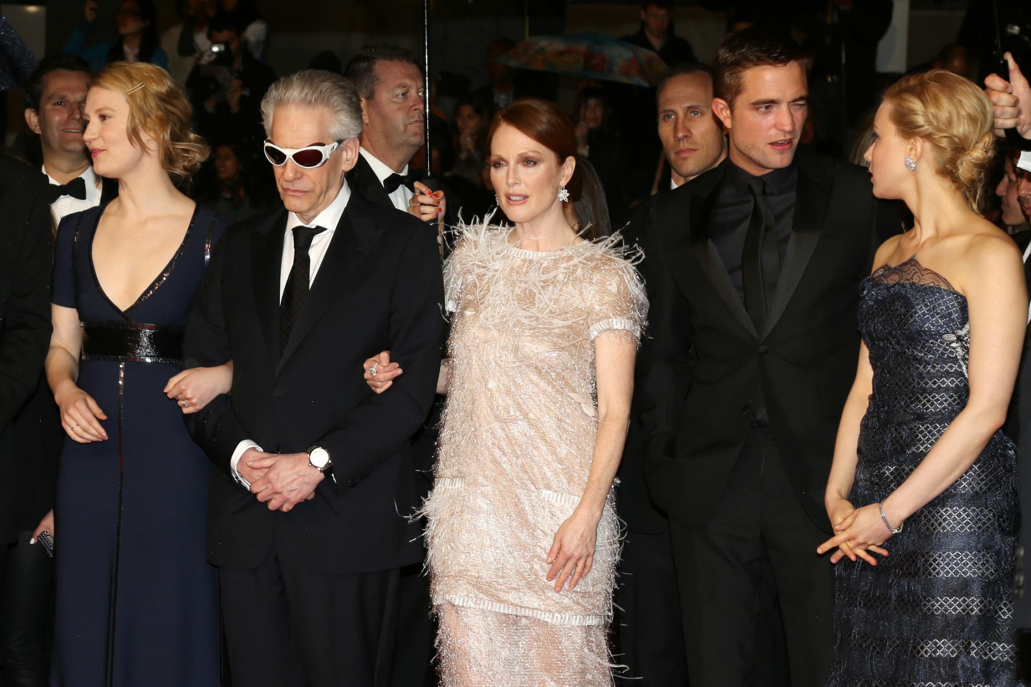 hq111.jpg hq111.jpg