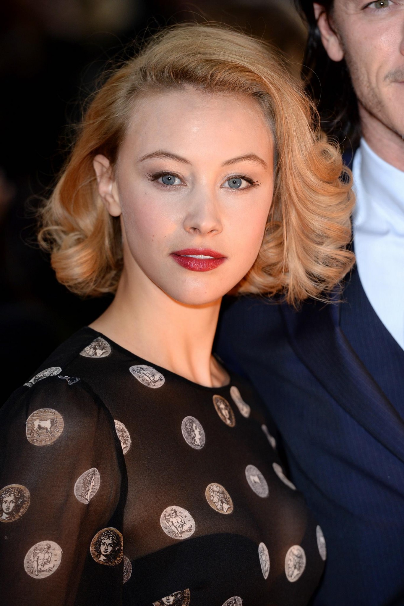 hq022.jpg hq022.jpg