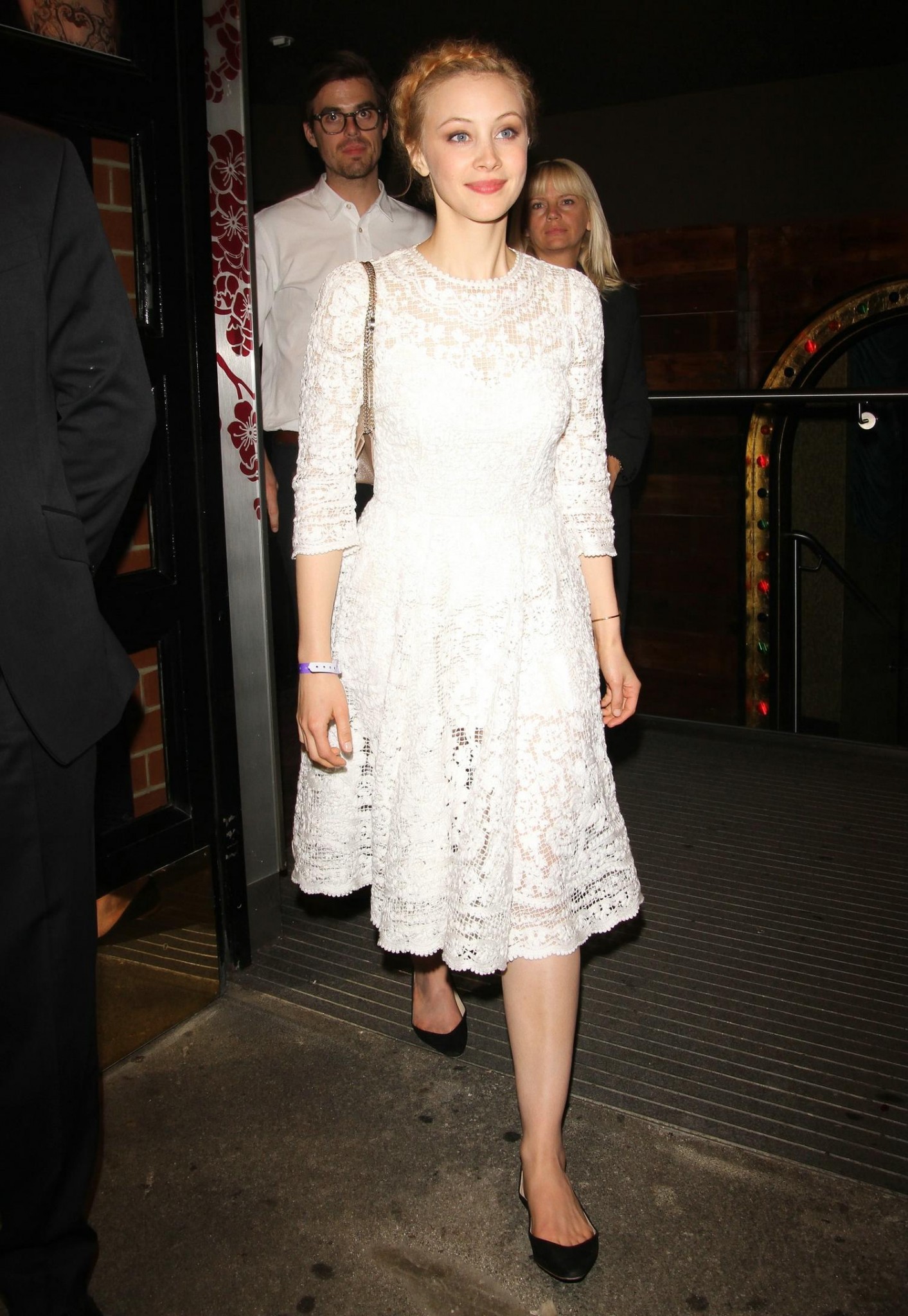 hq004.jpg hq004.jpg
