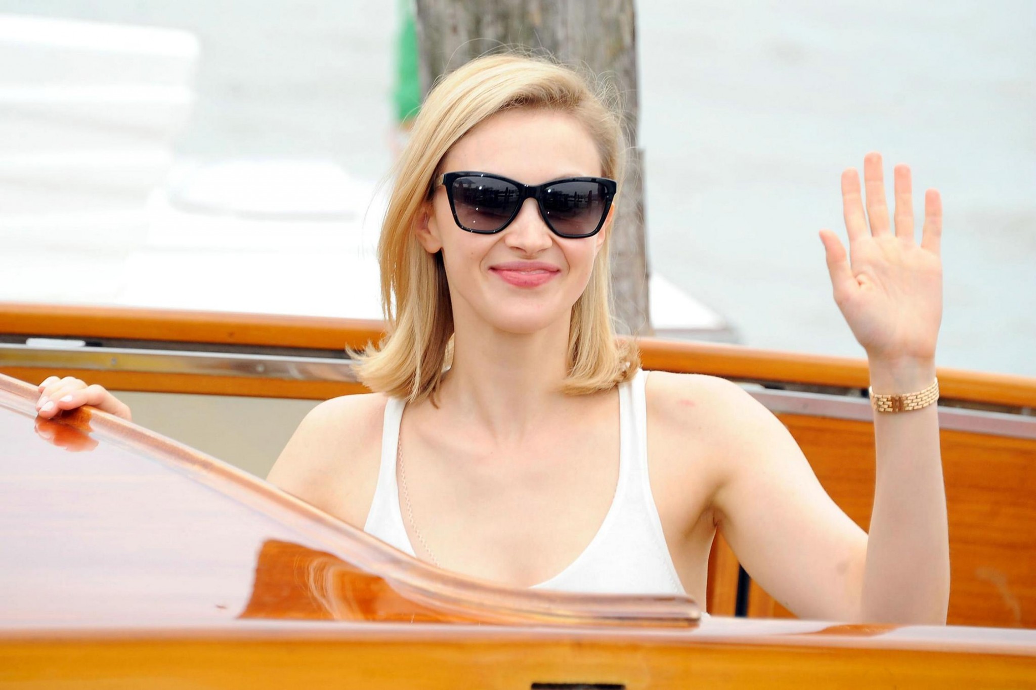 hq021.jpg hq021.jpg