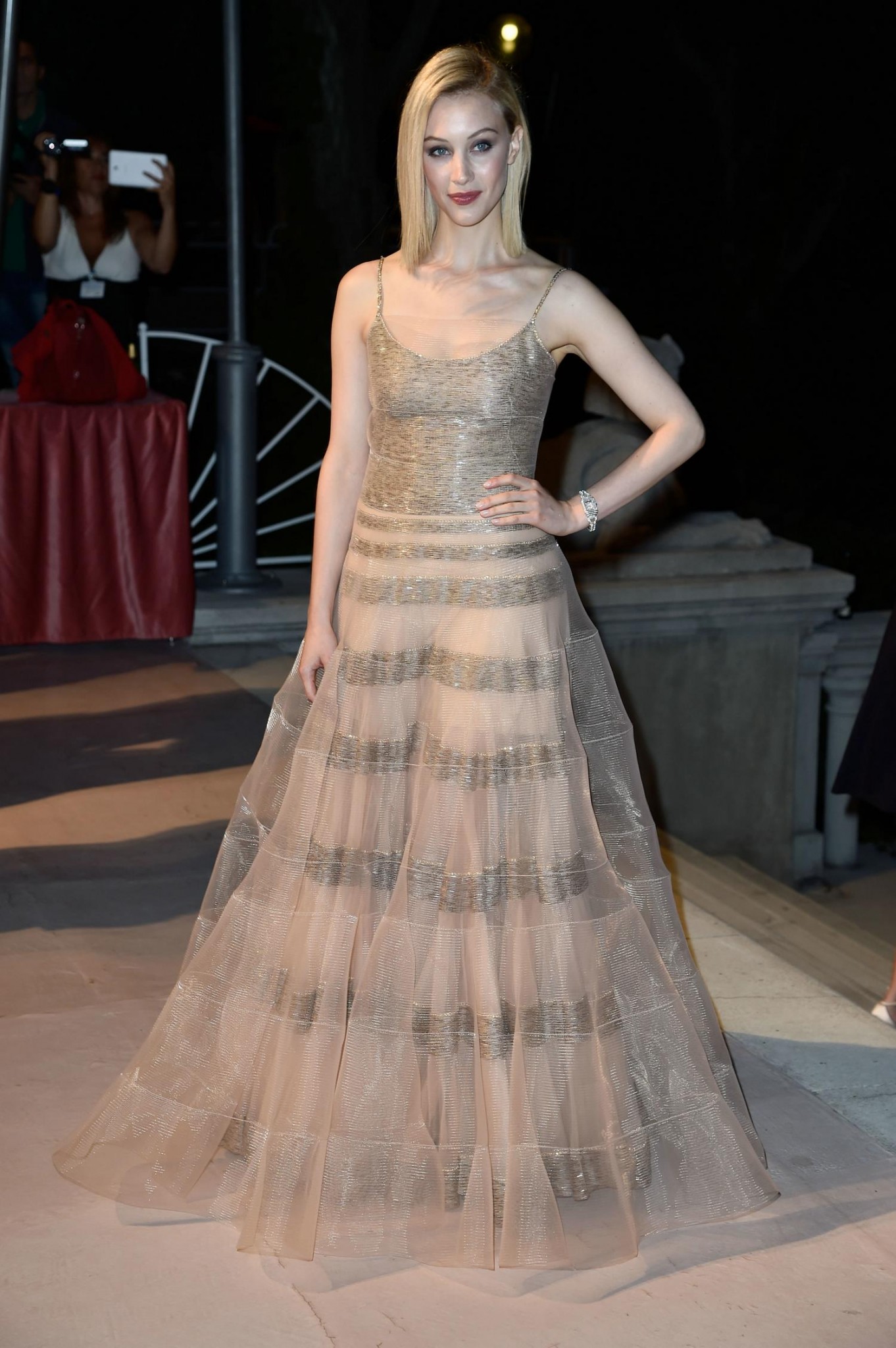 hq074.jpg hq074.jpg