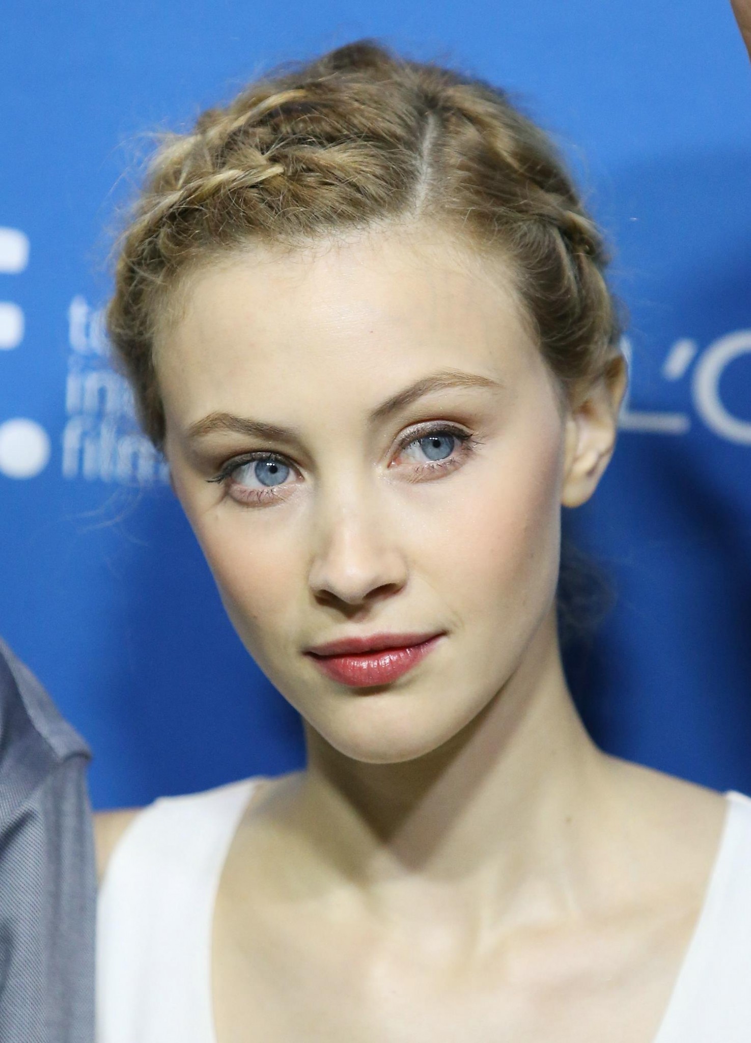 hq004.jpg hq004.jpg
