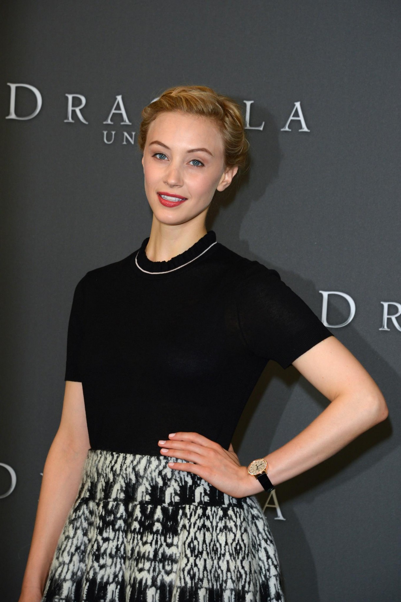 hq017.jpg hq017.jpg