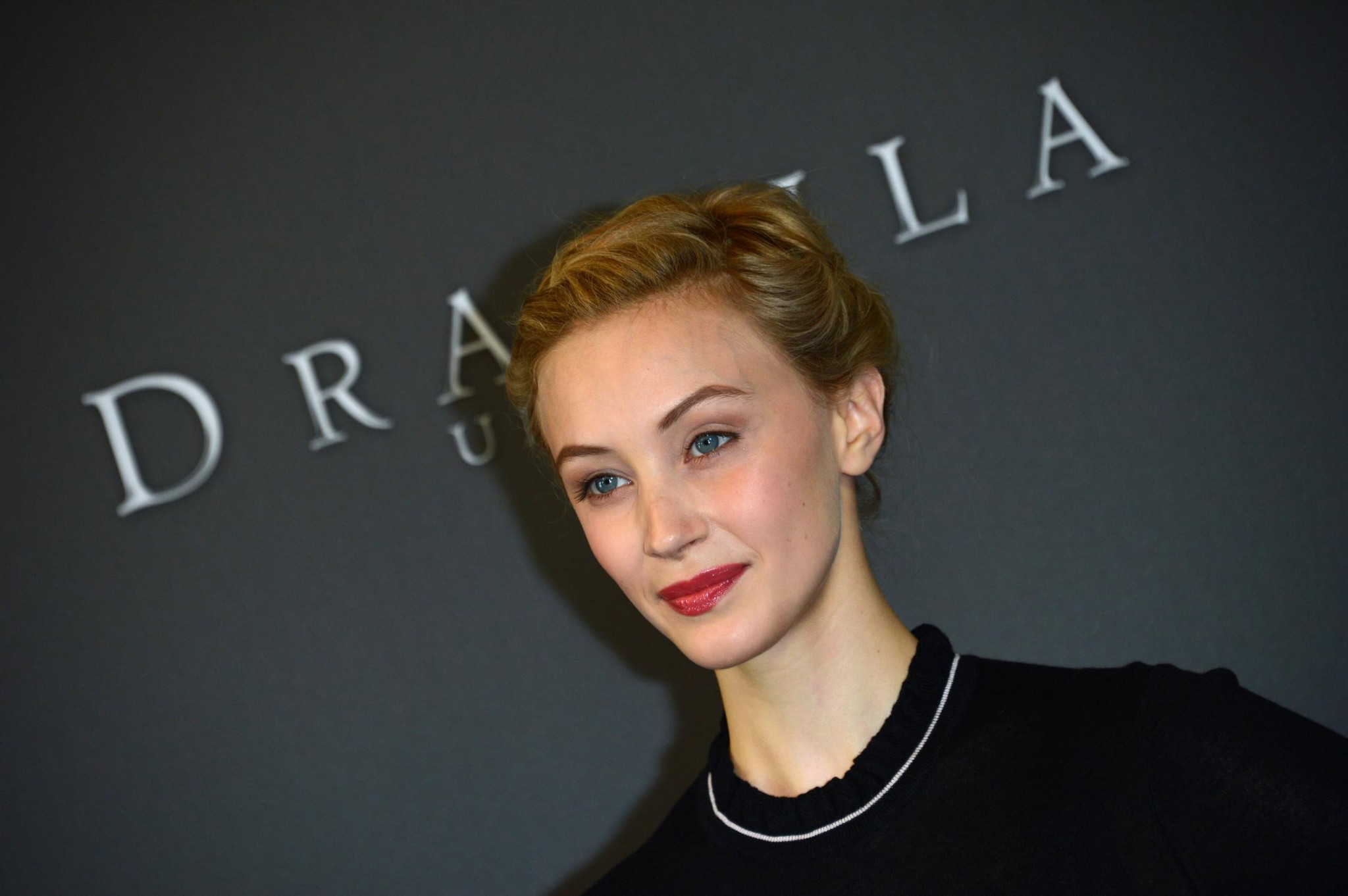 hq019.jpg hq019.jpg
