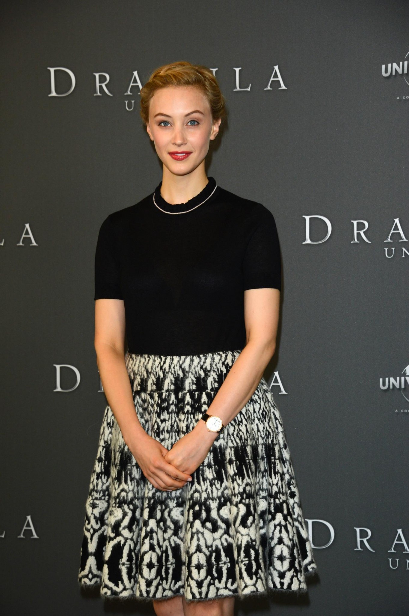 hq024.jpg hq024.jpg