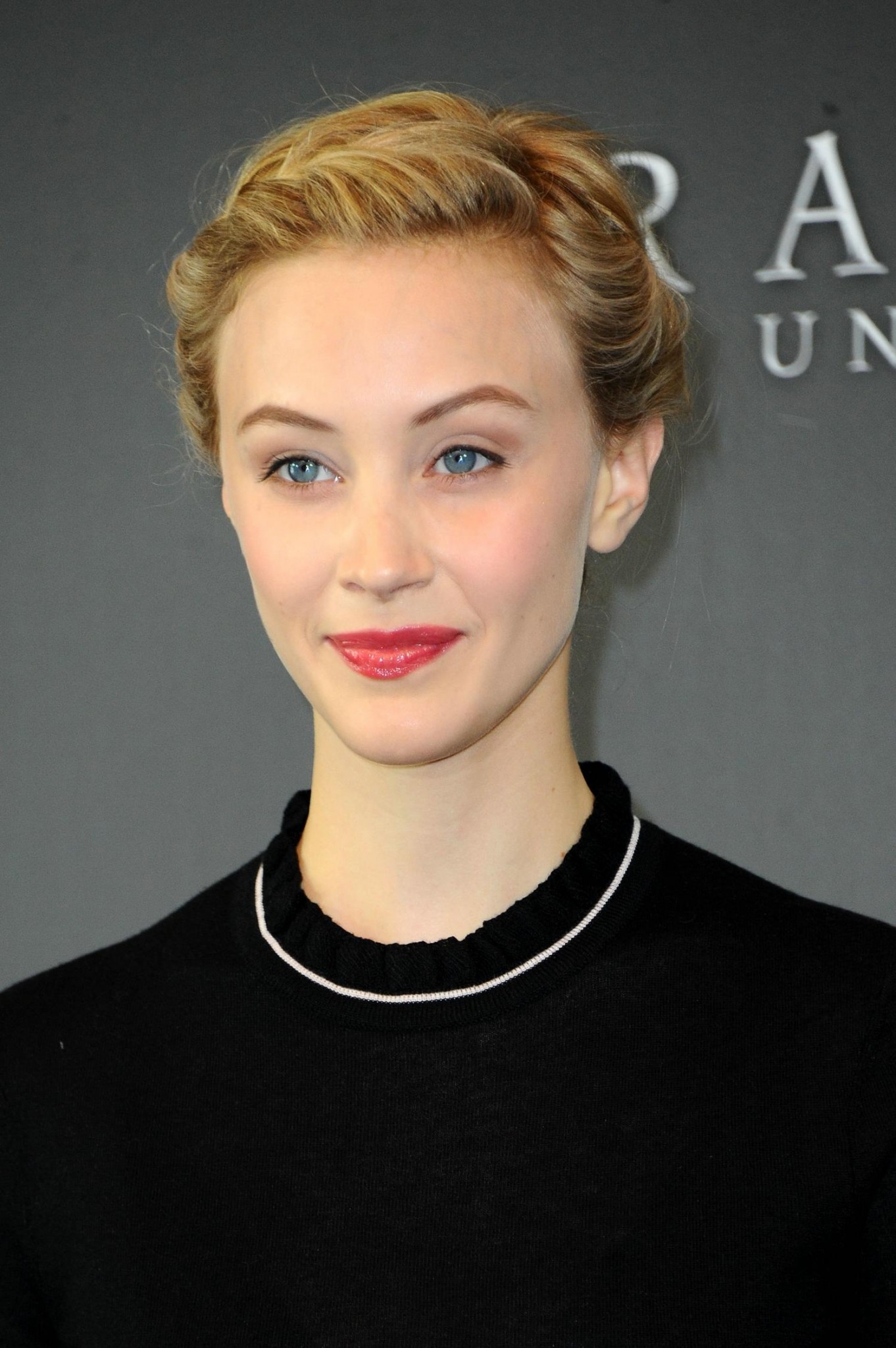 hq074.jpg hq074.jpg