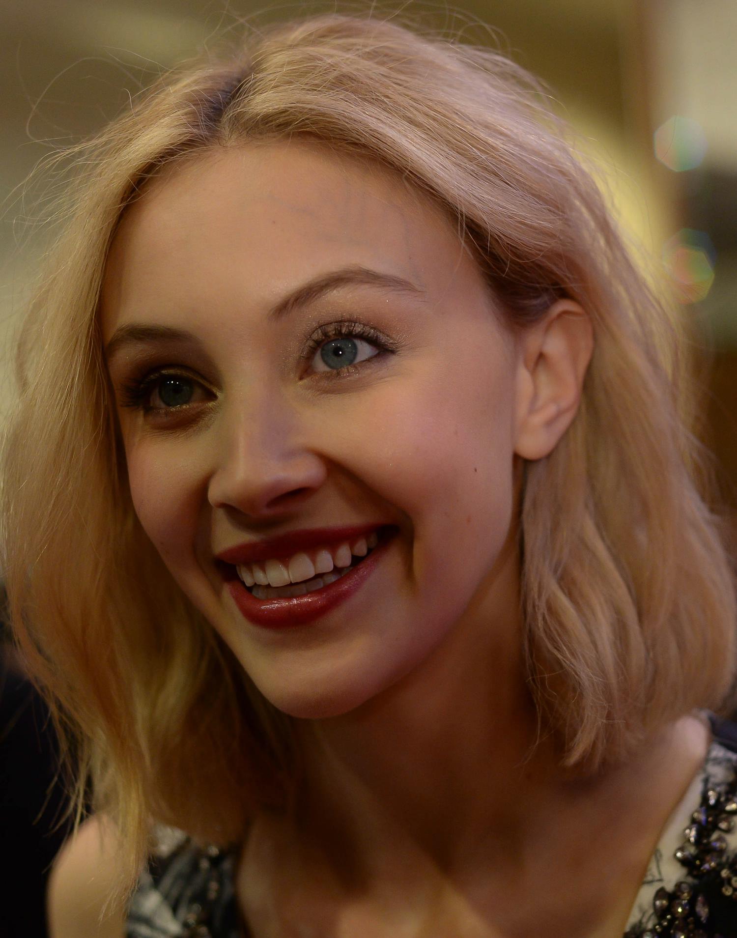 hq014.jpg hq014.jpg