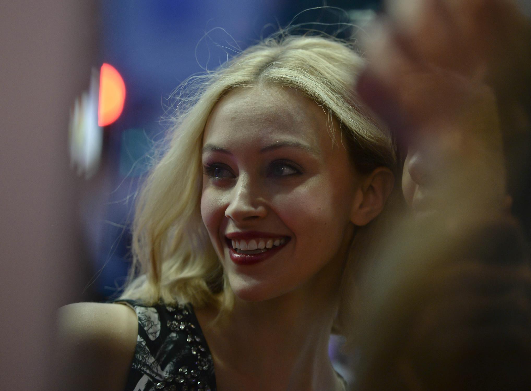 hq019.jpg hq019.jpg
