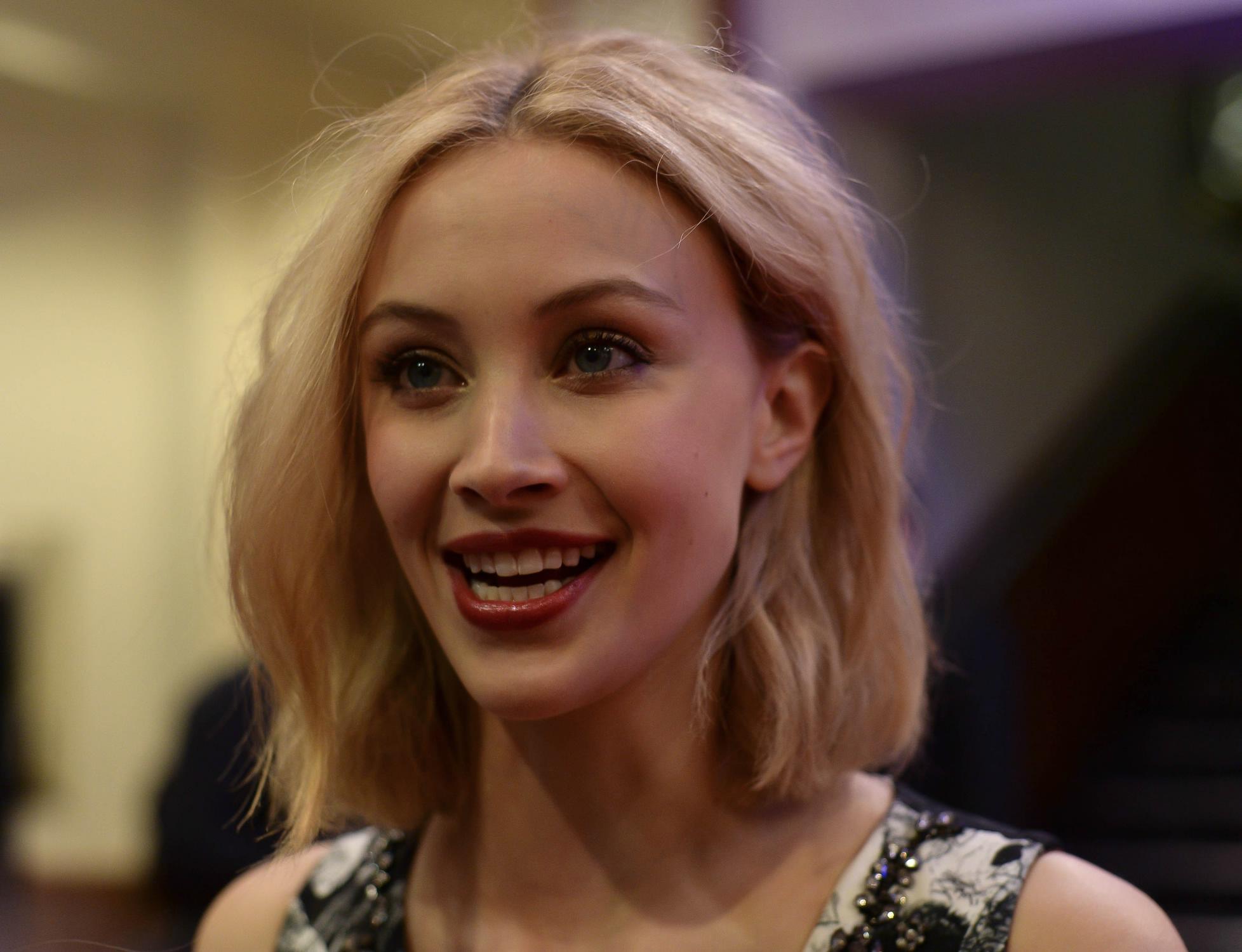 hq021.jpg hq021.jpg
