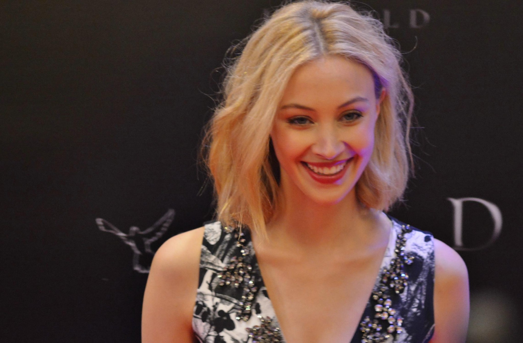 hq032.jpg hq032.jpg