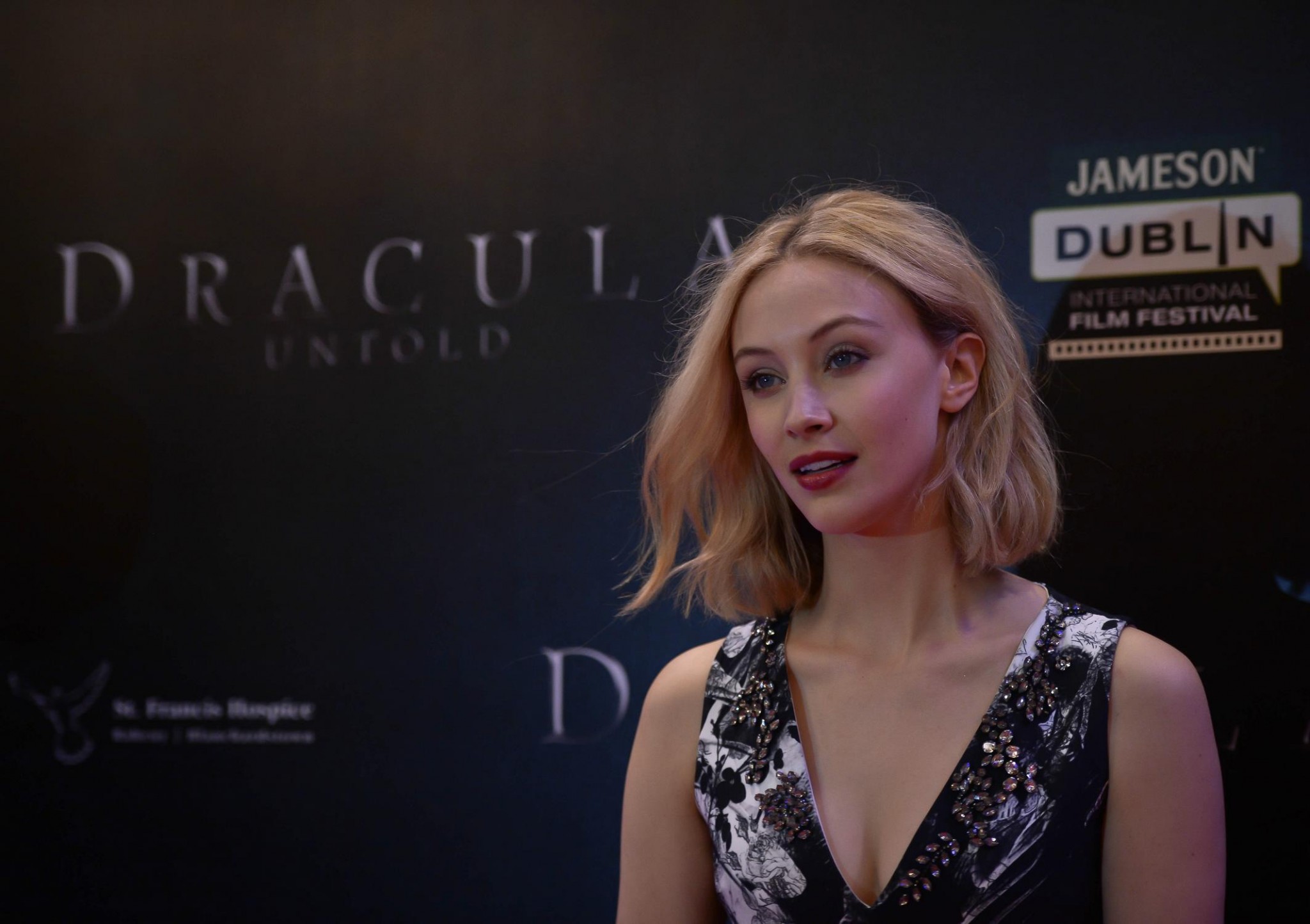 hq037.jpg hq037.jpg