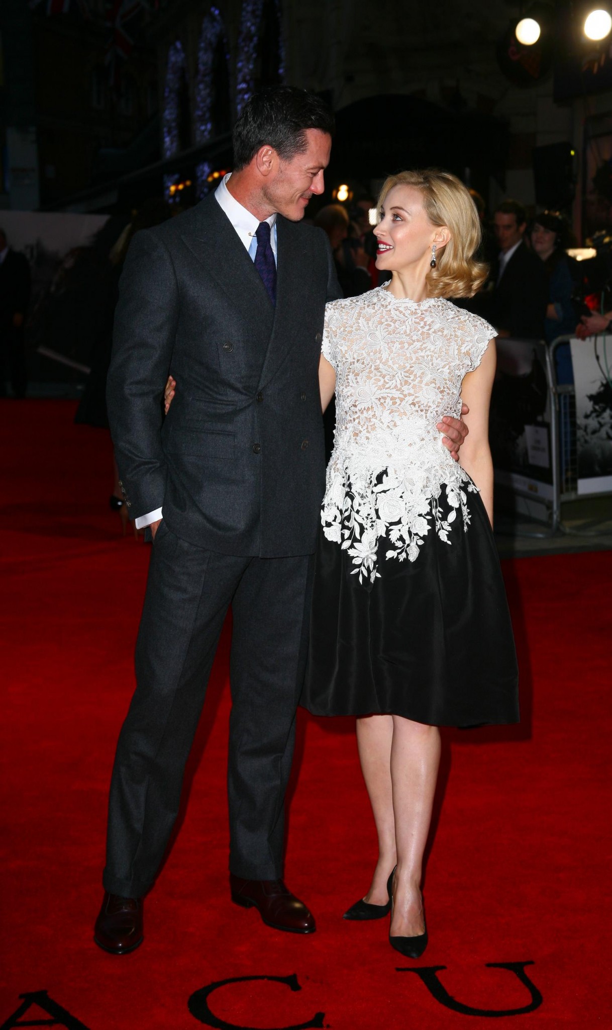 hq054.jpg hq054.jpg