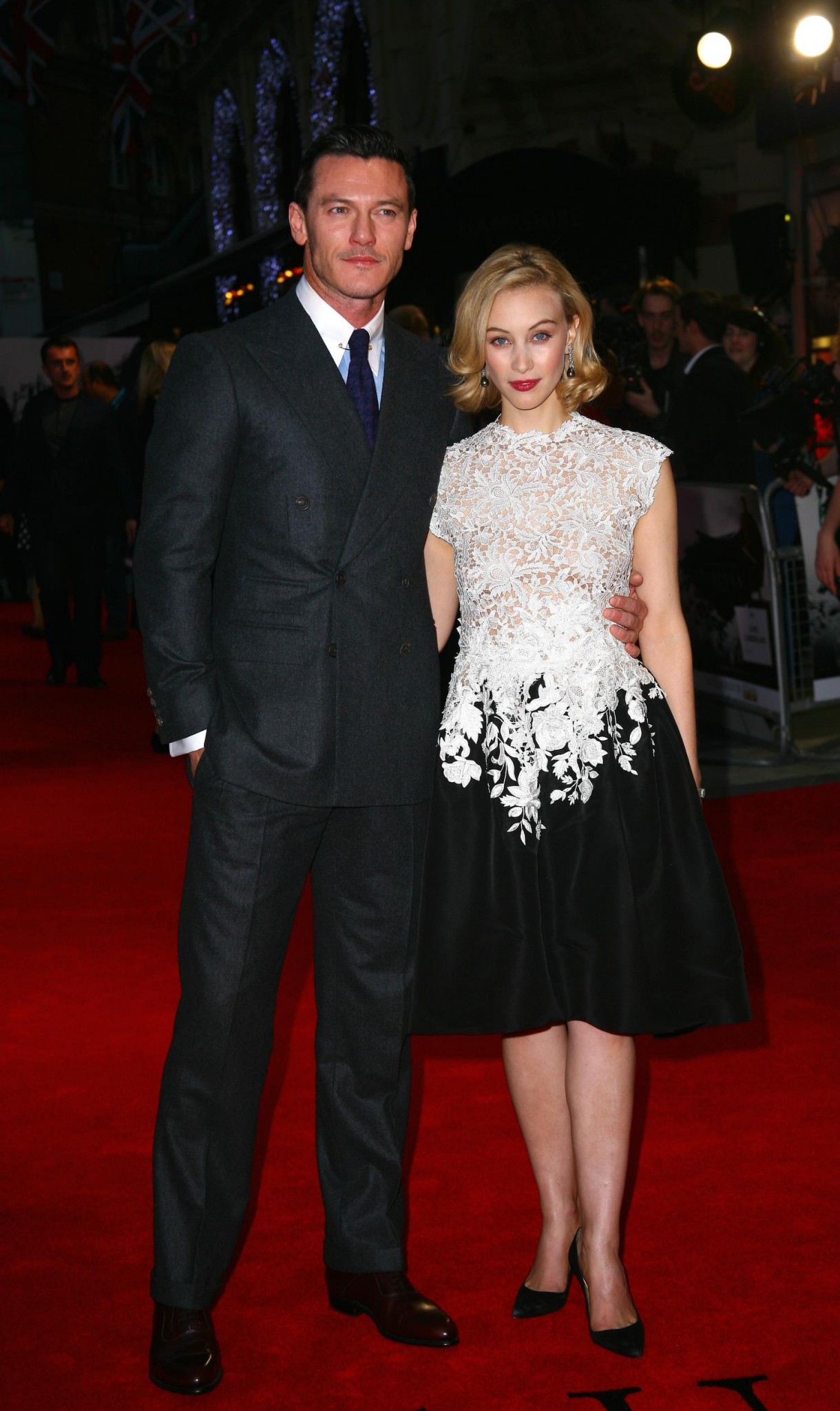 hq059.jpg hq059.jpg