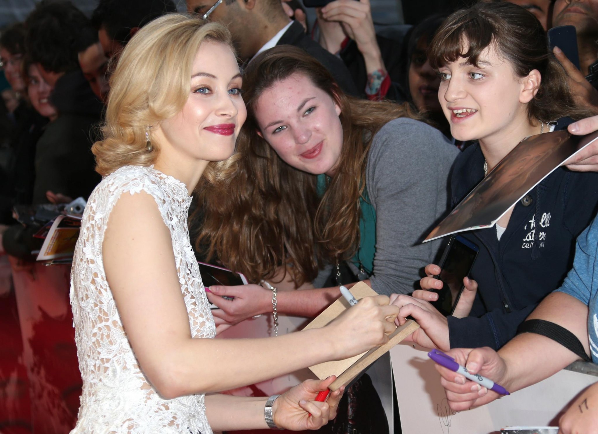 hq203.jpg hq203.jpg