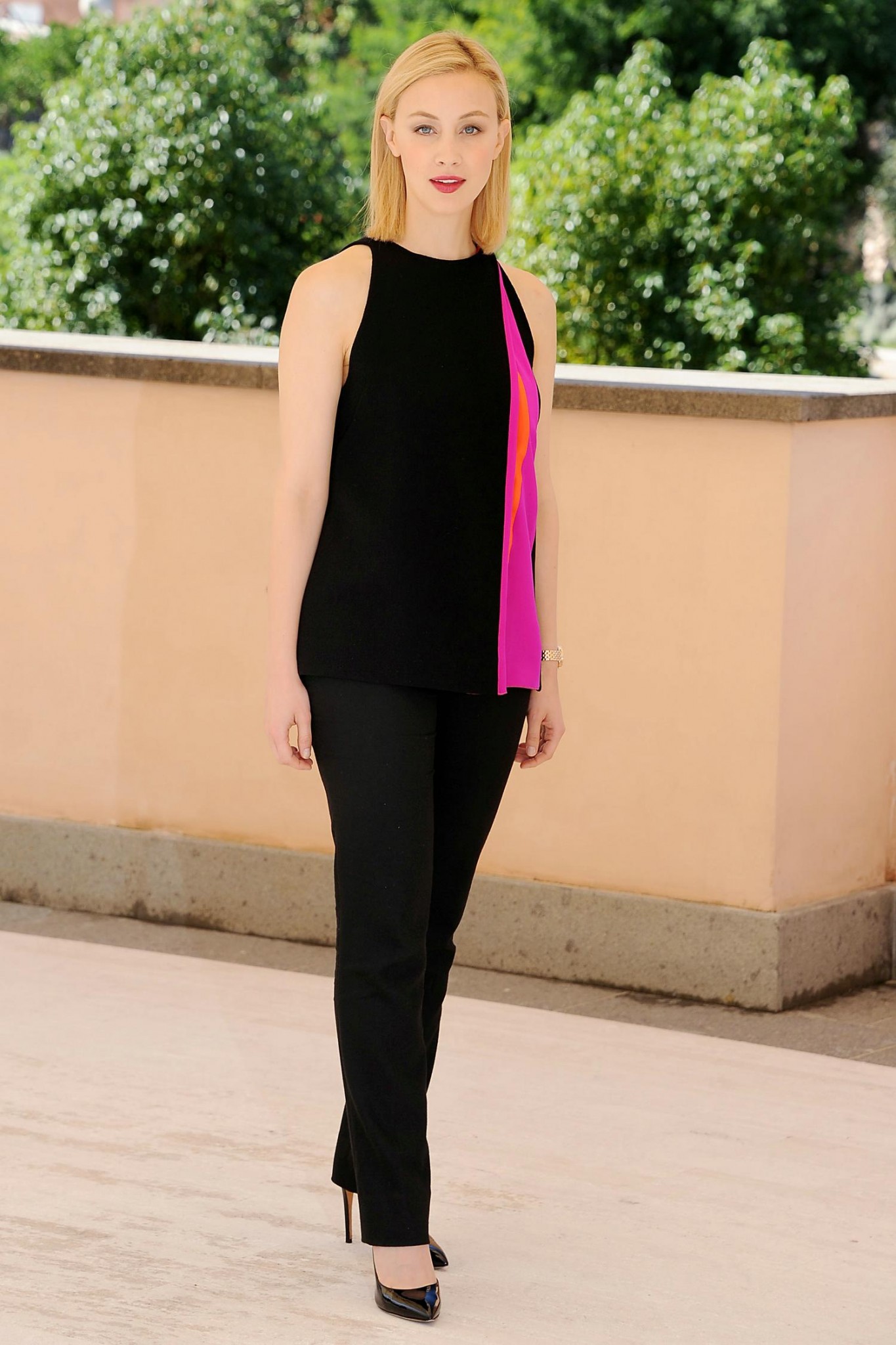 hq015.jpg hq015.jpg