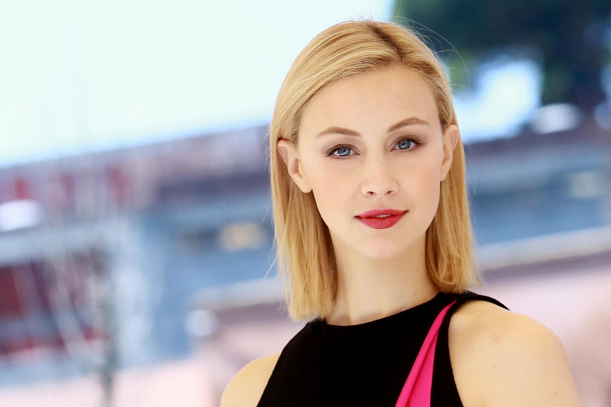 hq027.jpg hq027.jpg