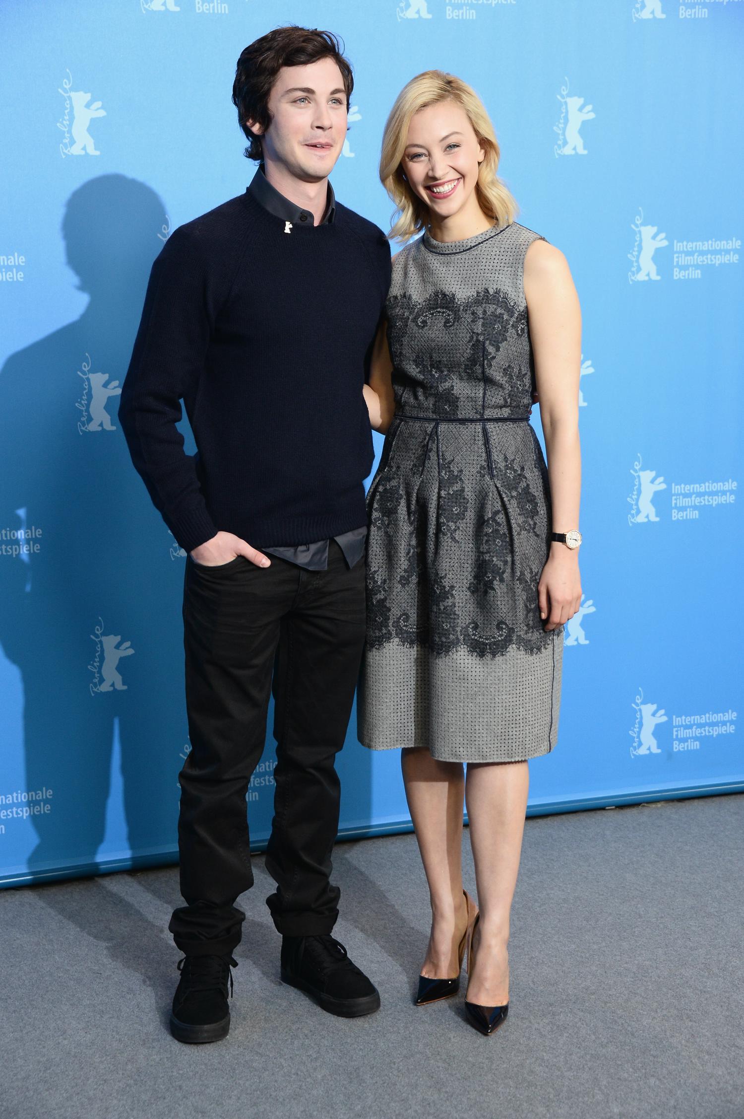 hq098.jpg hq098.jpg