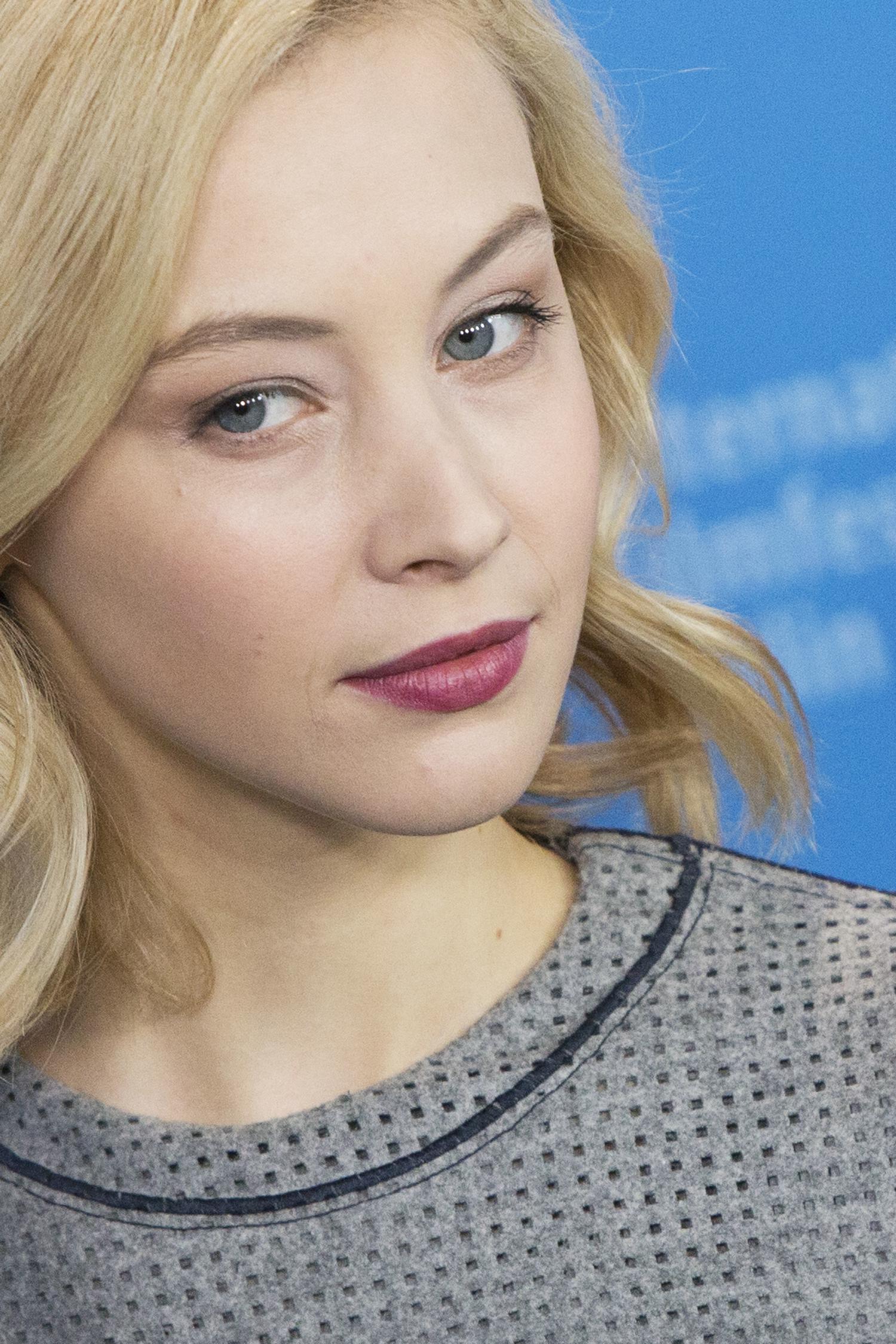 hq103.jpg hq103.jpg