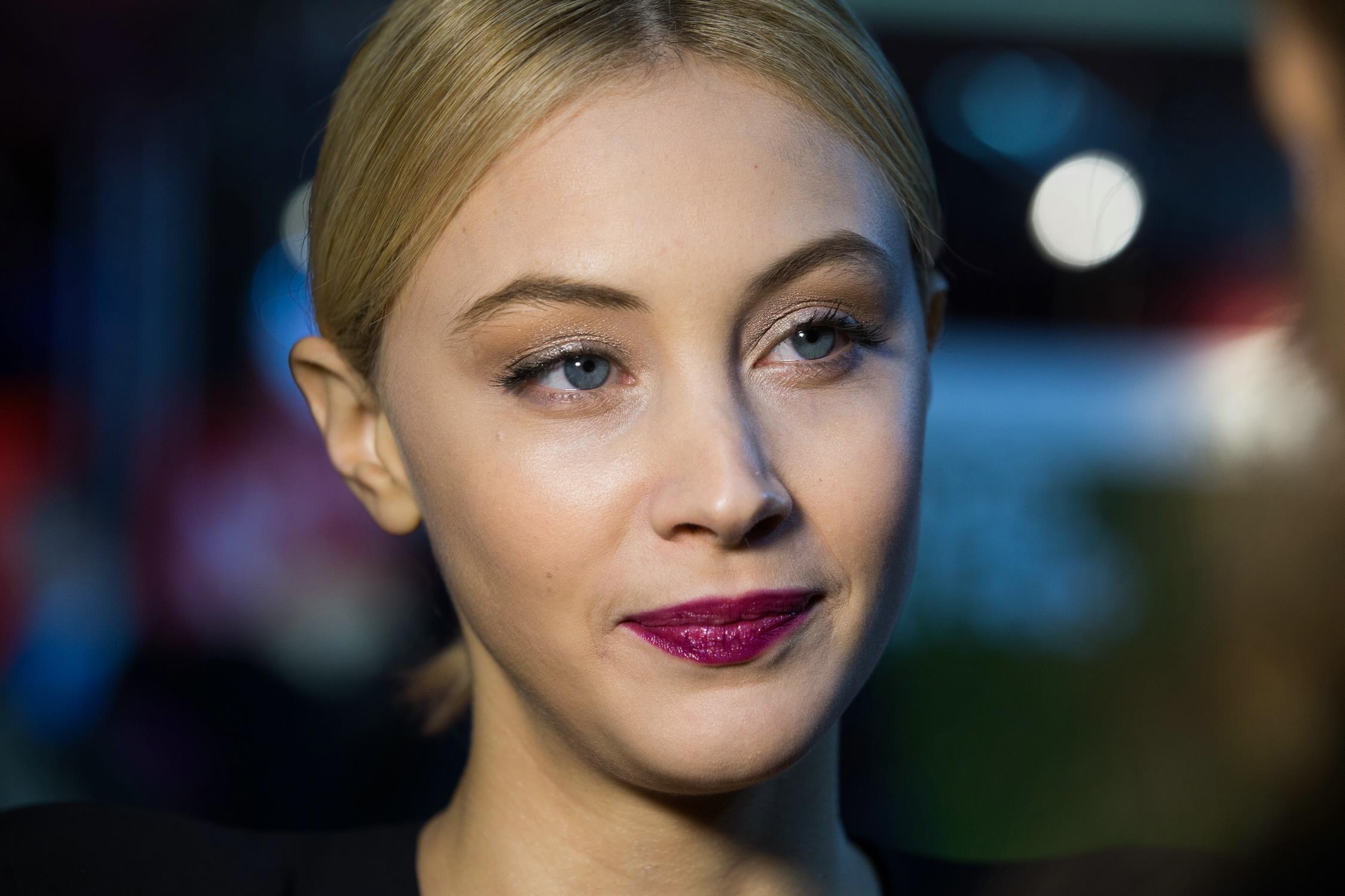 hq066.jpg hq066.jpg