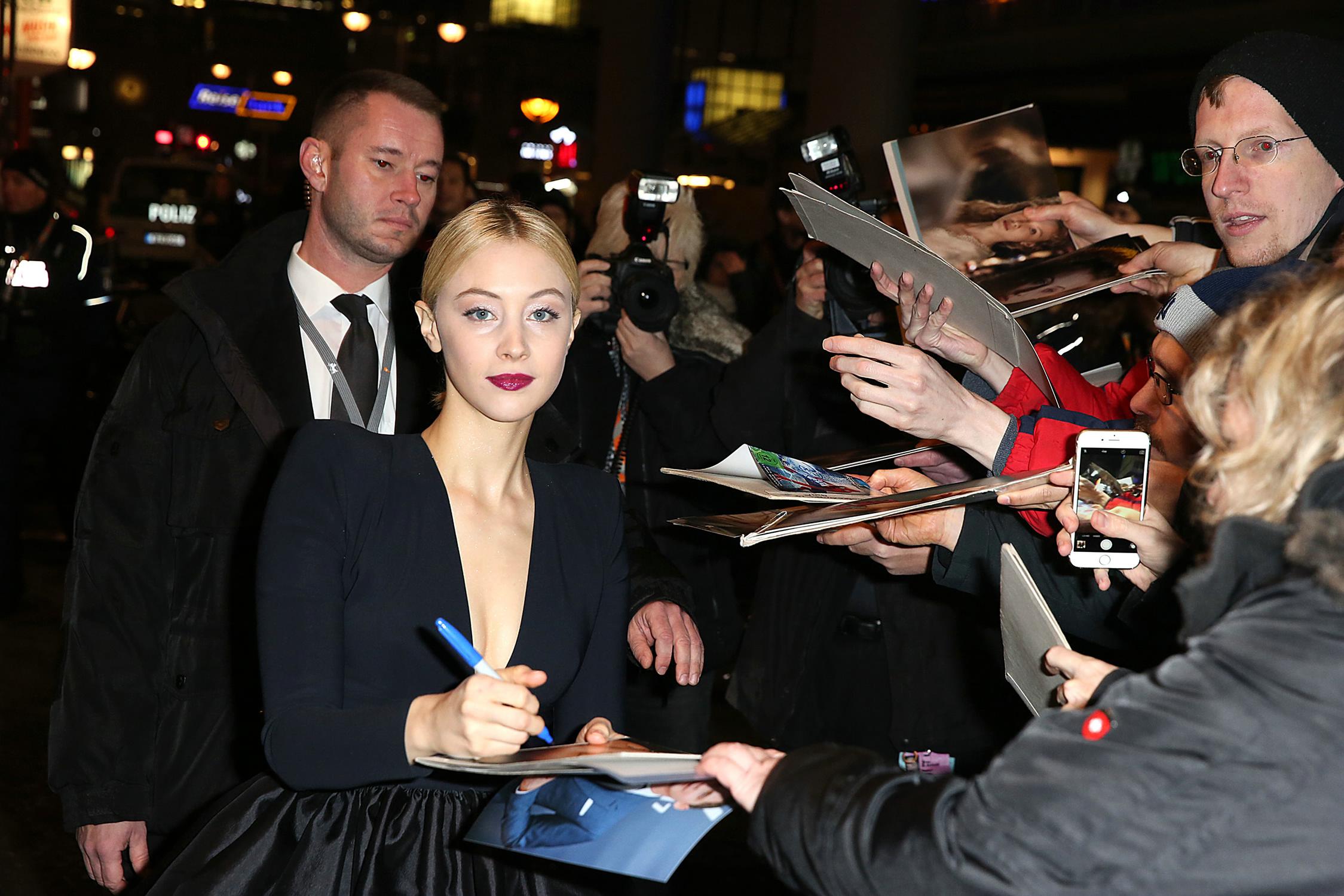 hq086.jpg hq086.jpg