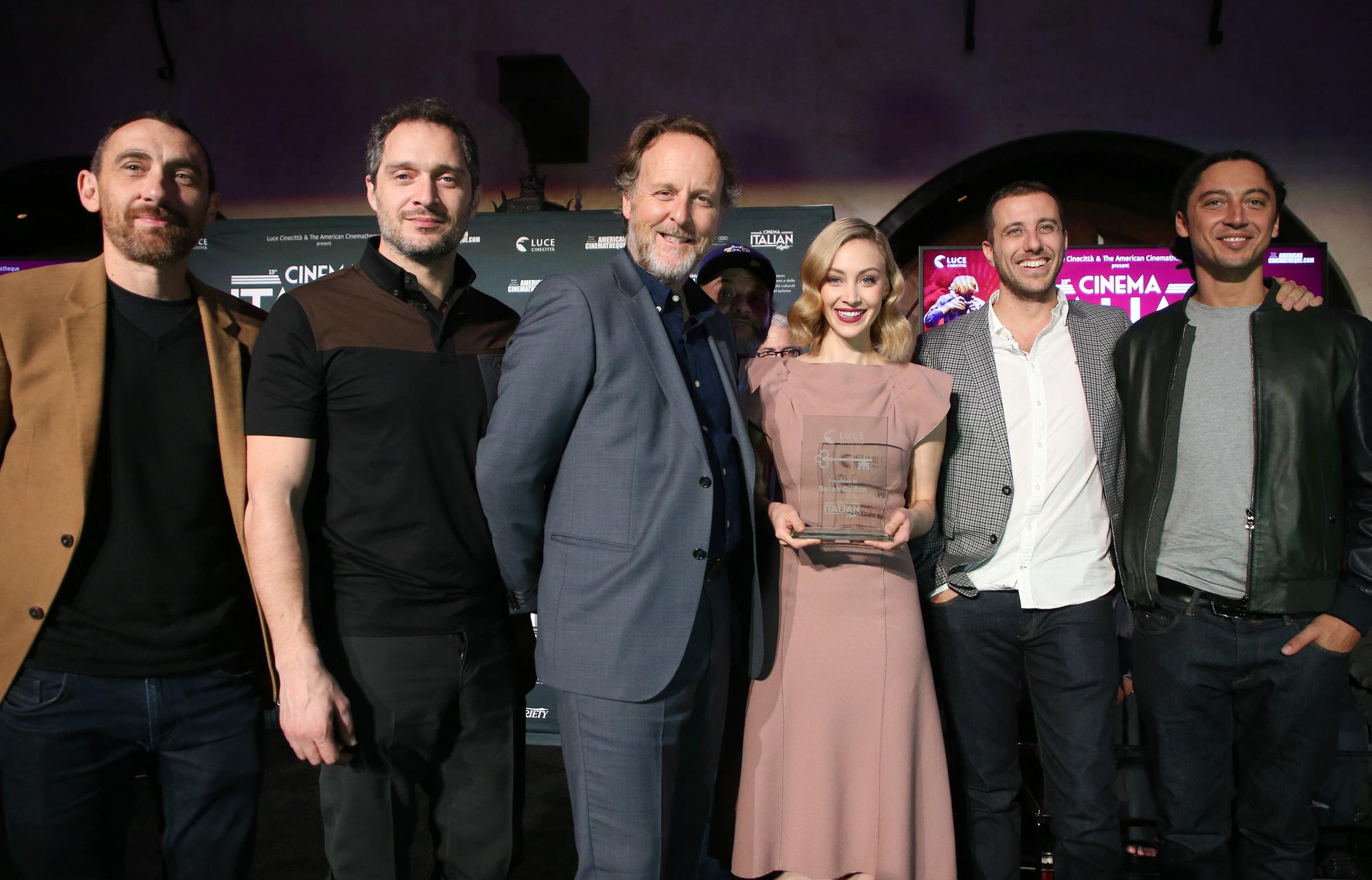 hq053.jpg hq053.jpg