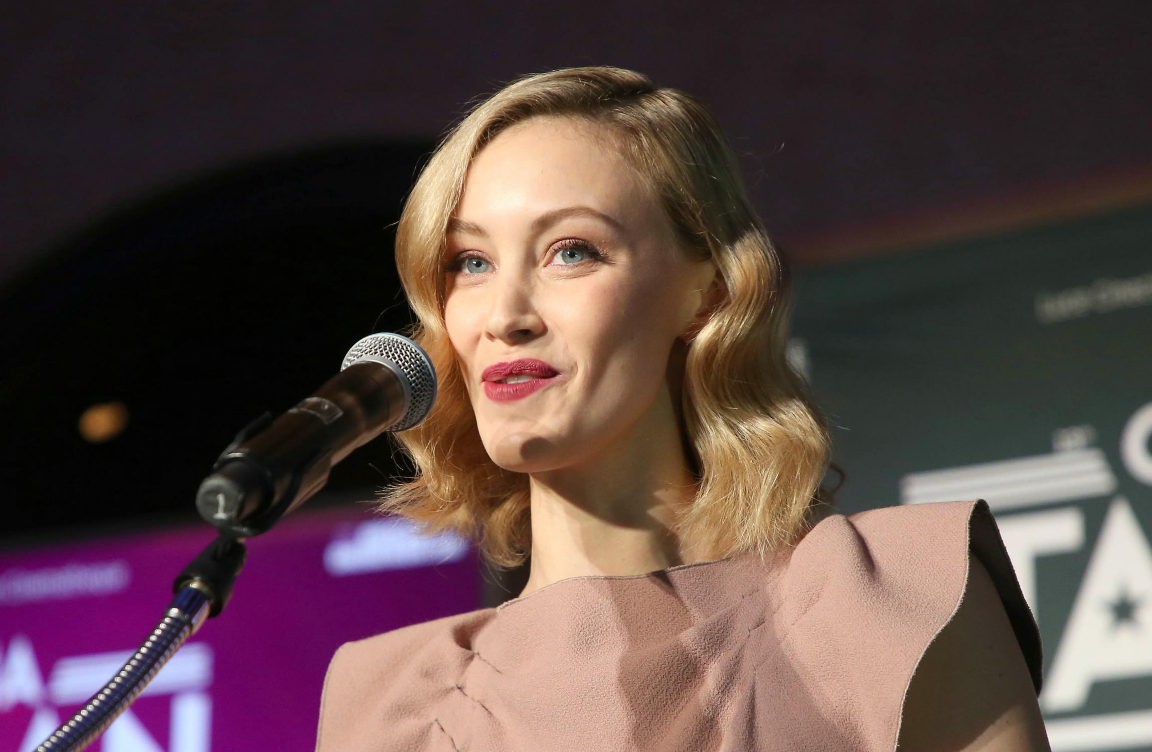 hq068.jpg hq068.jpg