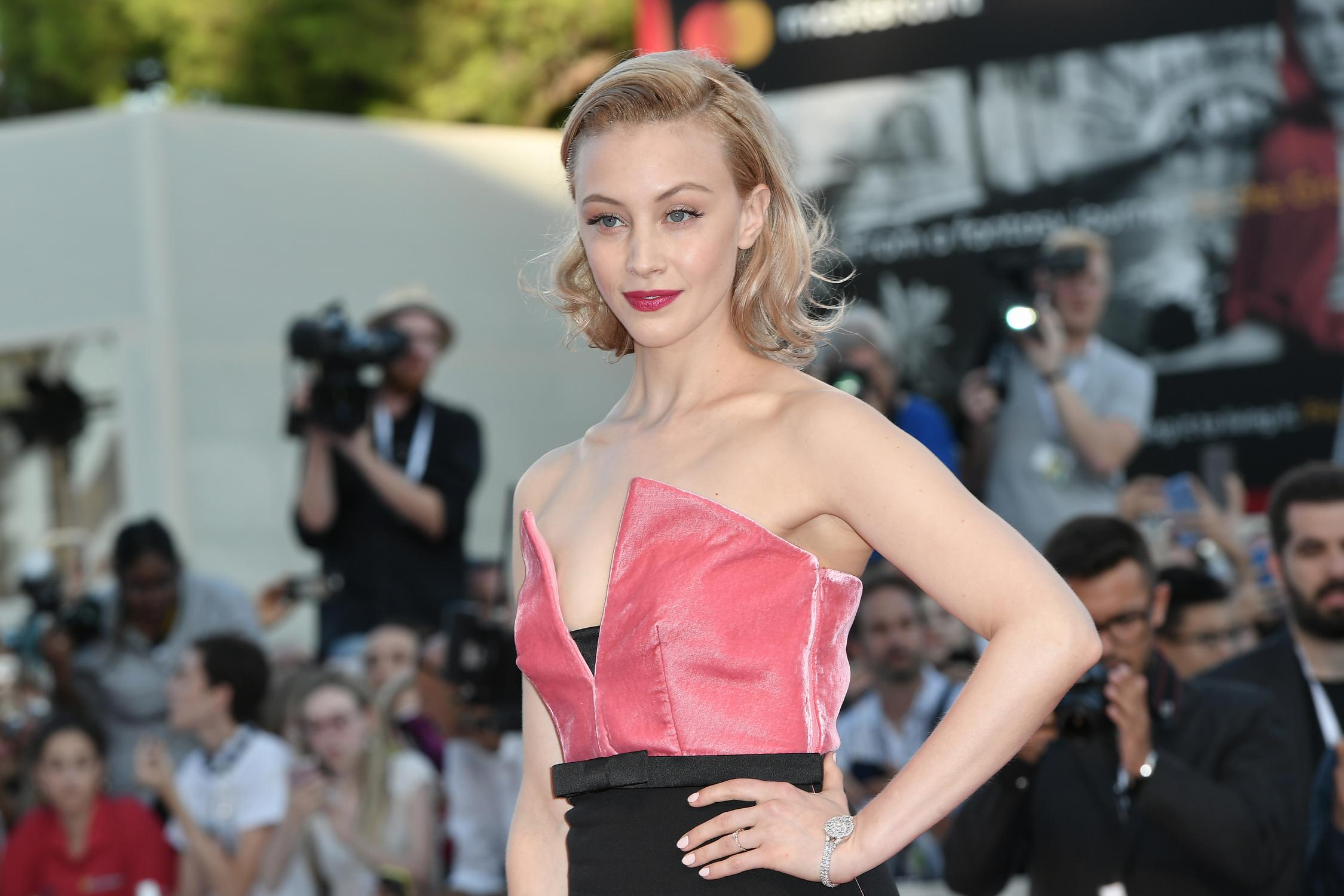 hq064.jpg hq064.jpg